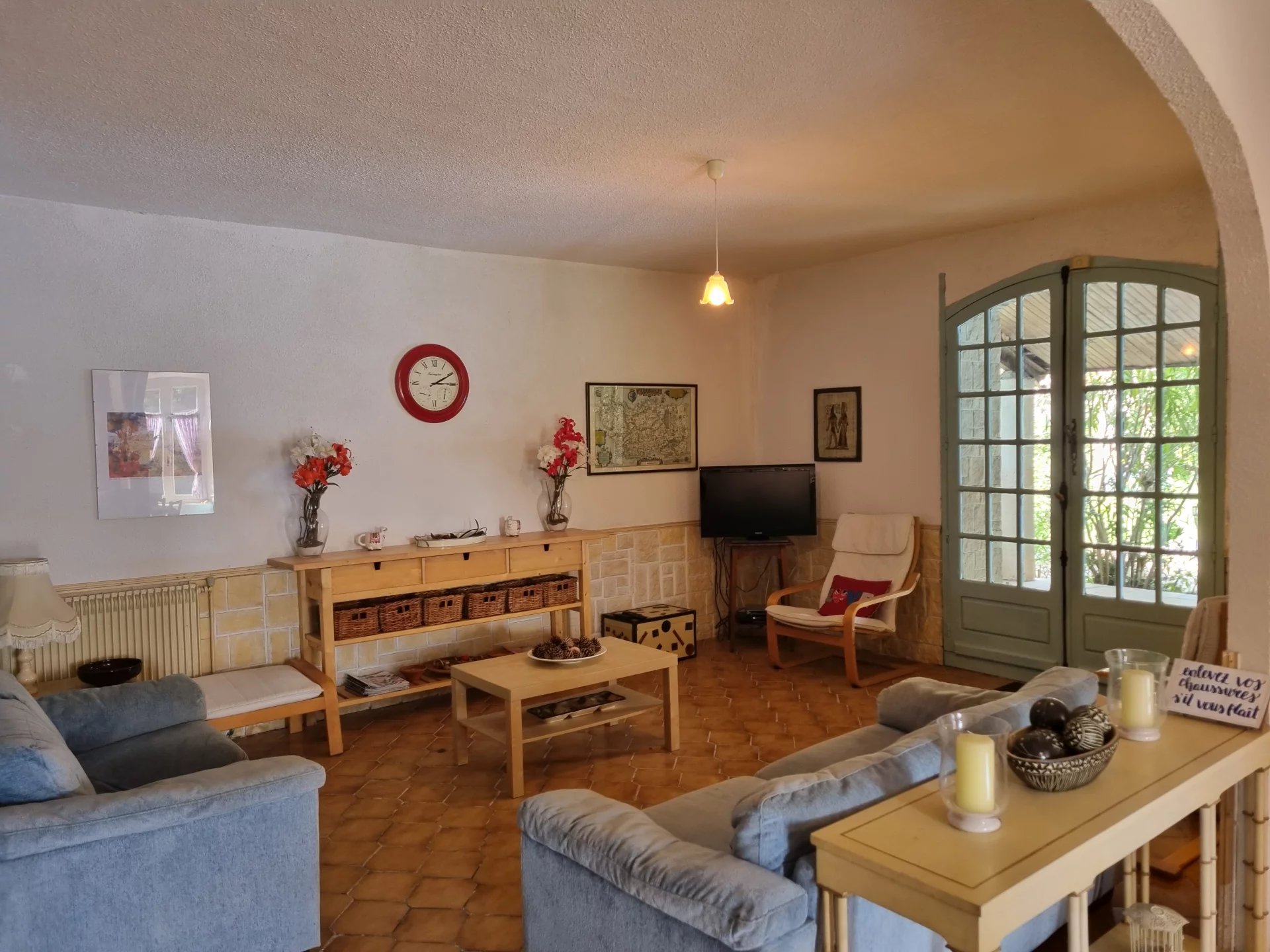 Character 5 bedroom, 4 bathroom manor house surrounded by vineyards, minutes from the Canal du Midi