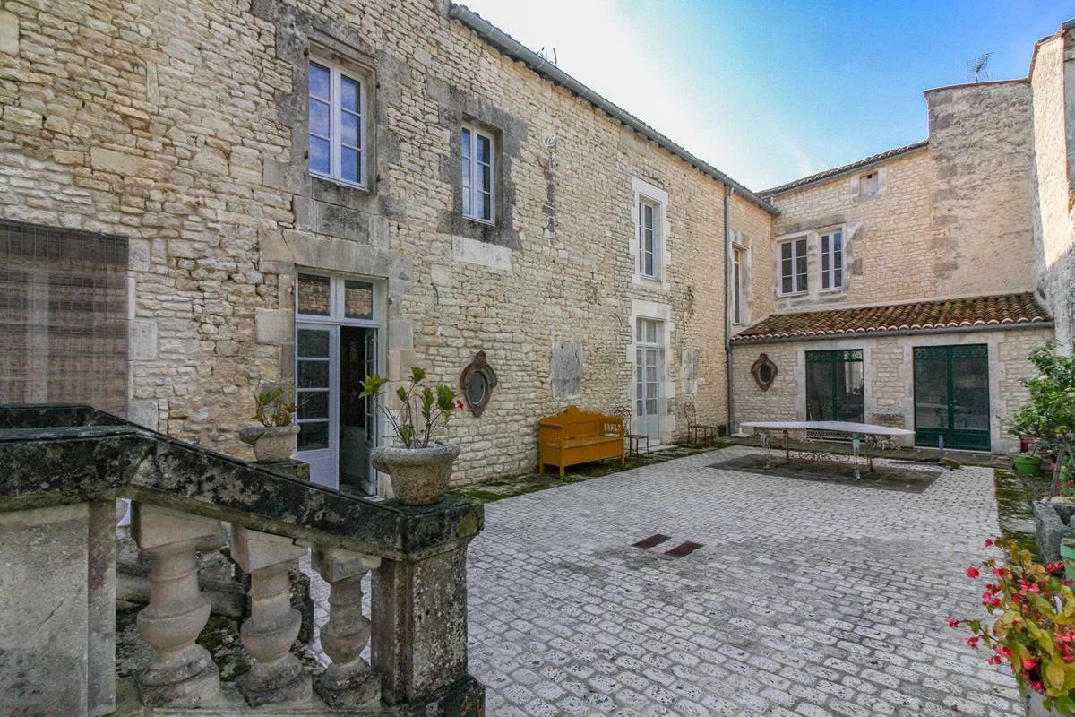 Superb property in the heart of Jarnac