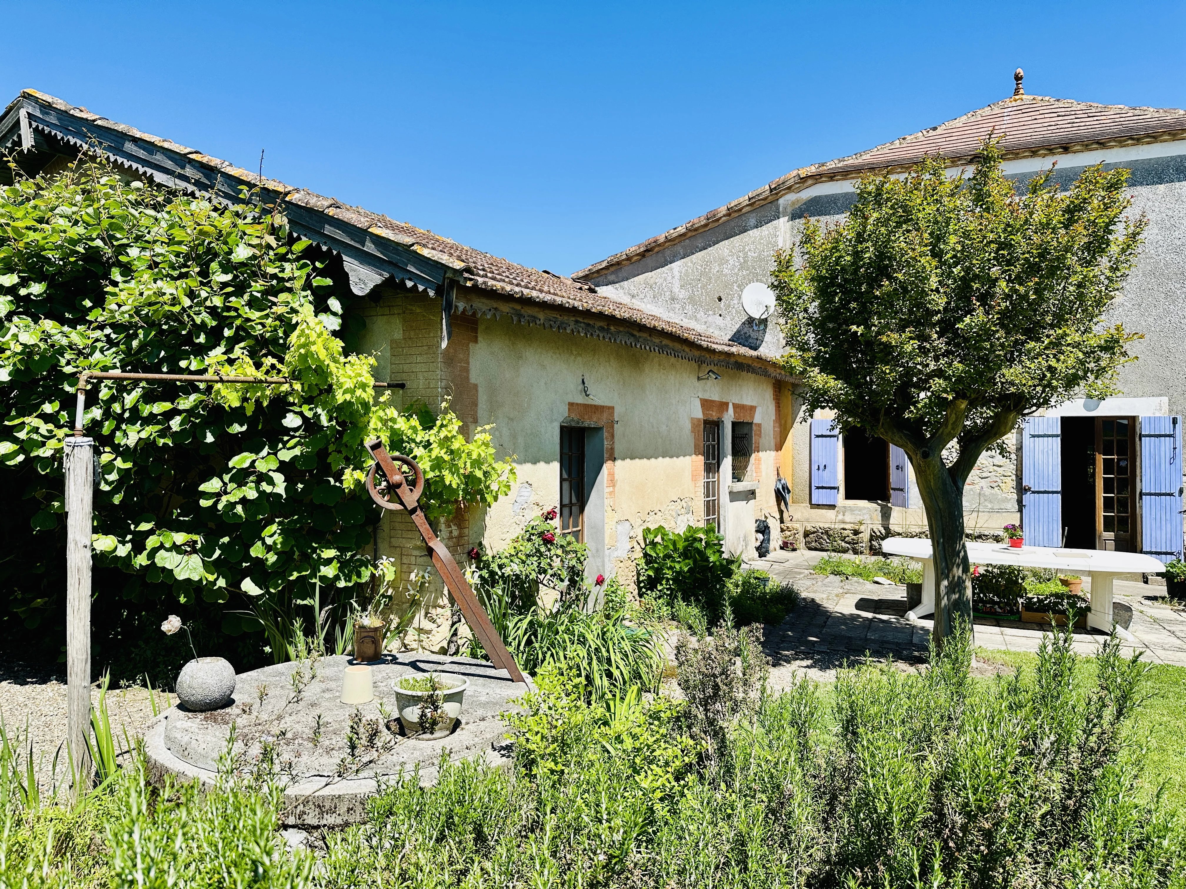 5-bedroom stone property with beautiful garden, guest annex and outbuildings