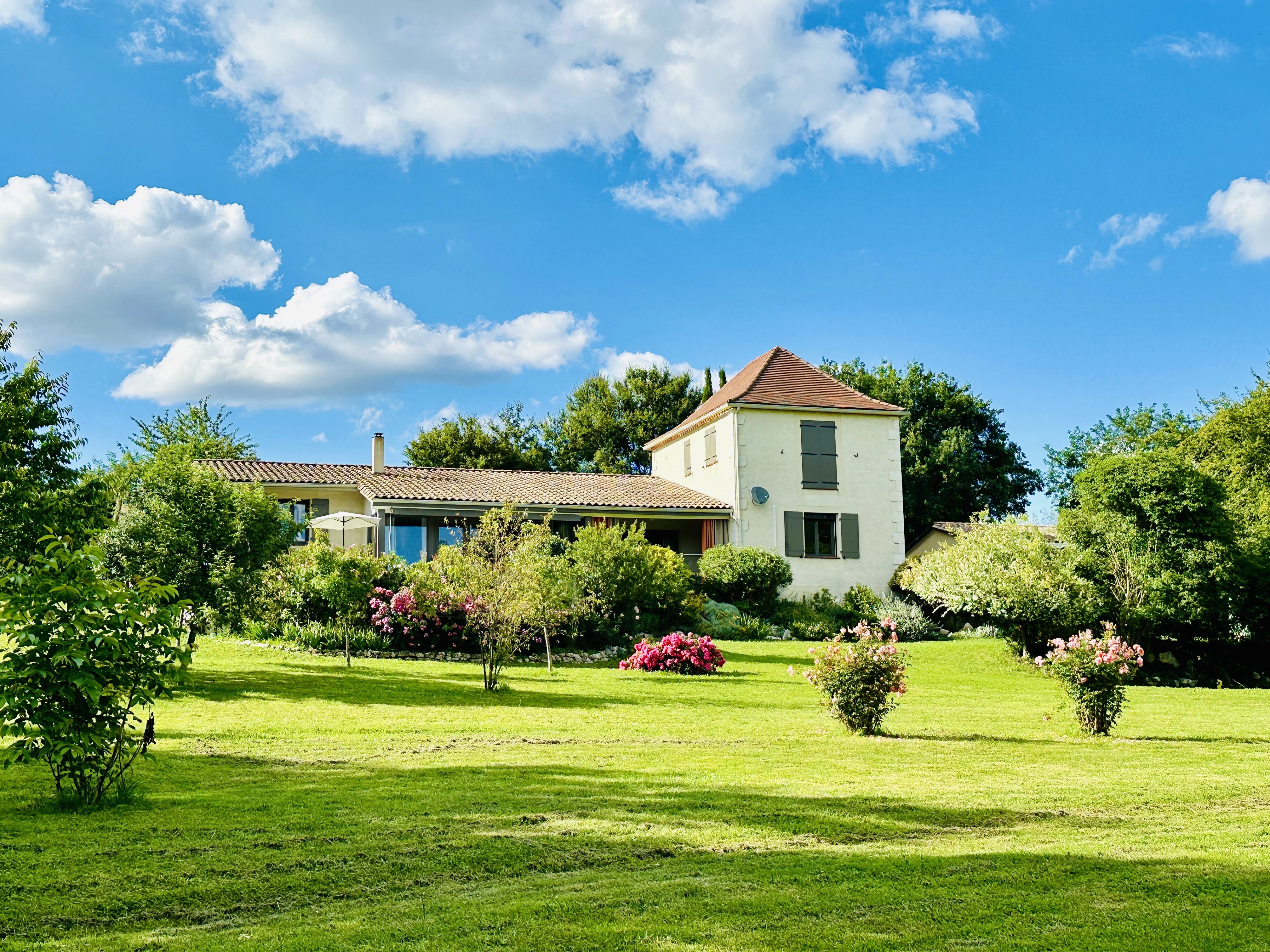 Maison moderne dans un cadre privé avec une vue magnifique