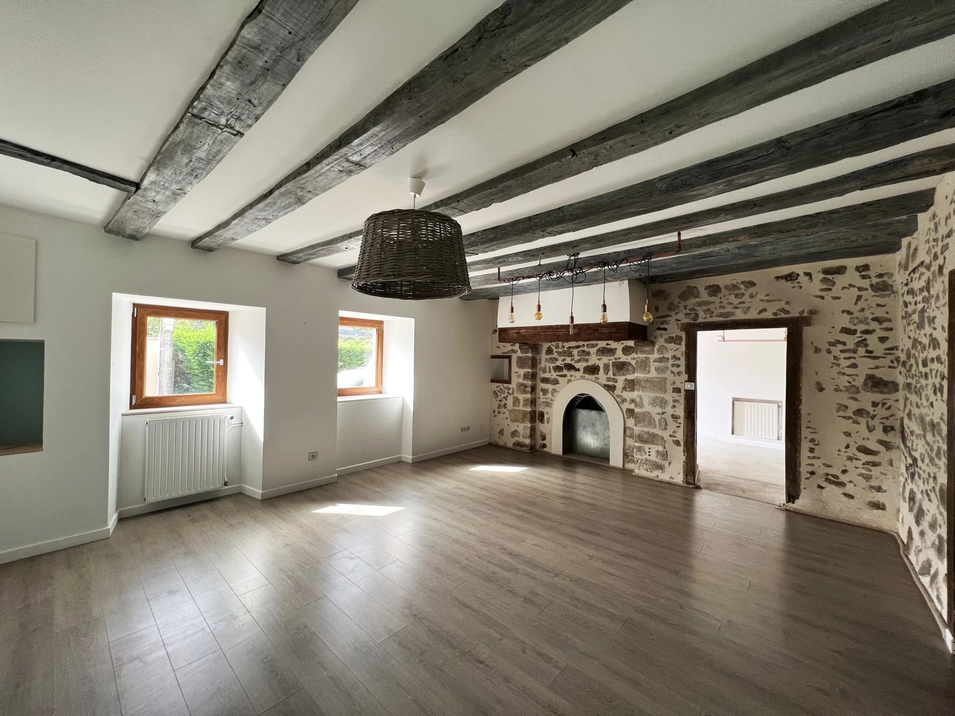 A ready-to-move-into home, with Limoges only a stone’s throw away
