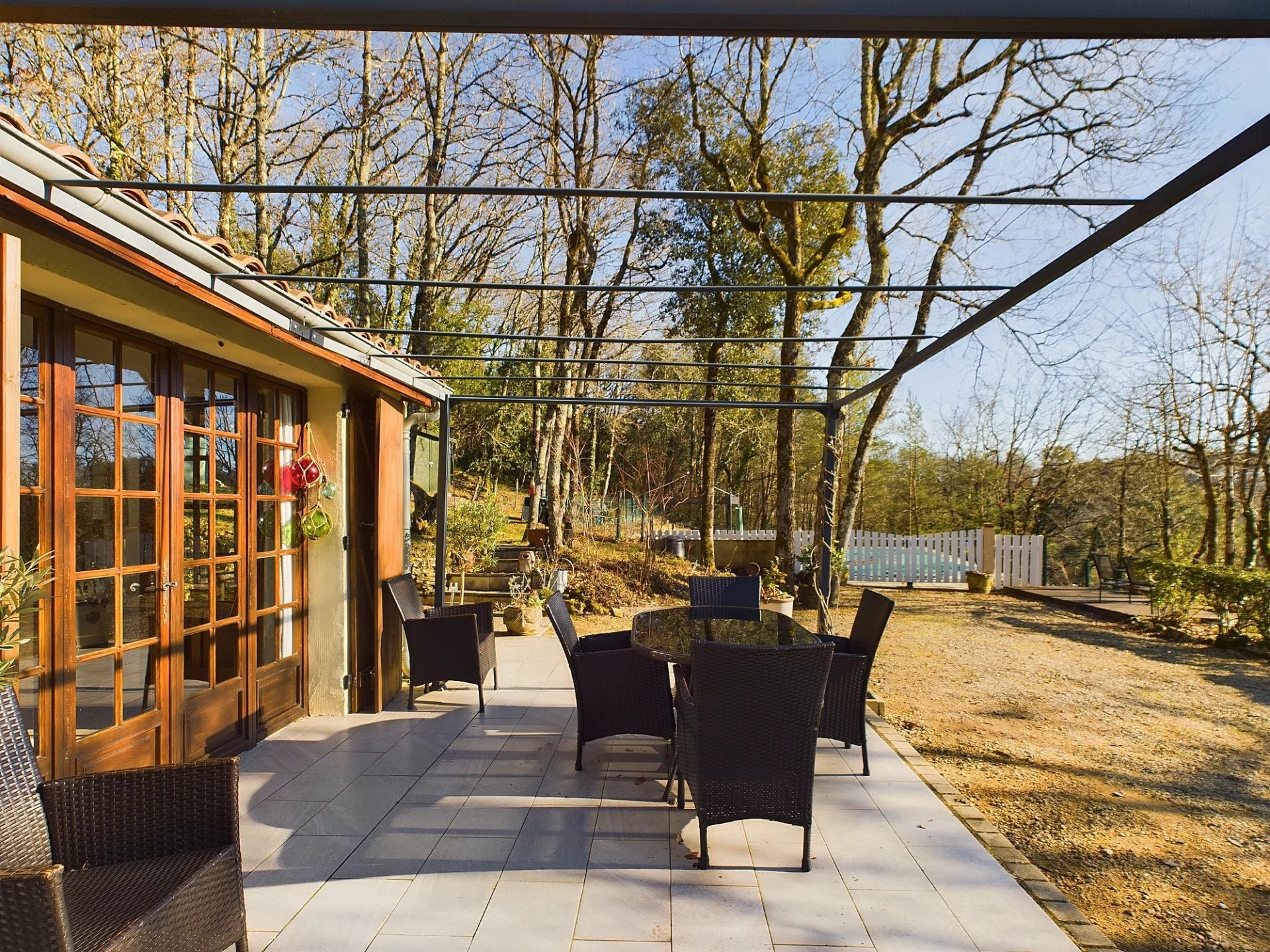 Charming single-storey 3 bed home with Pool and views, in Cenac et Saint Julien near to Sarlat