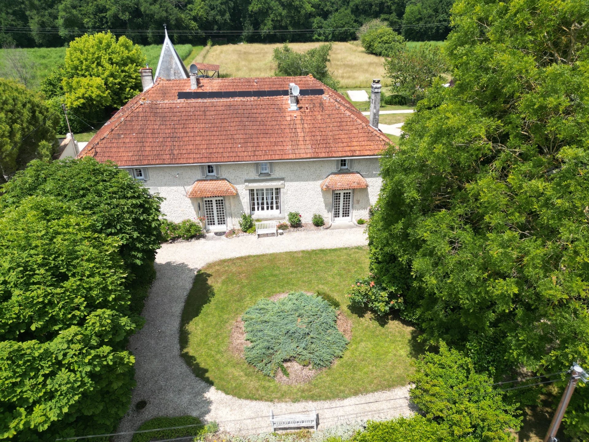 Stunning Country Manoir with 7 Bedrooms, 6 bathrooms and Guest Cottage