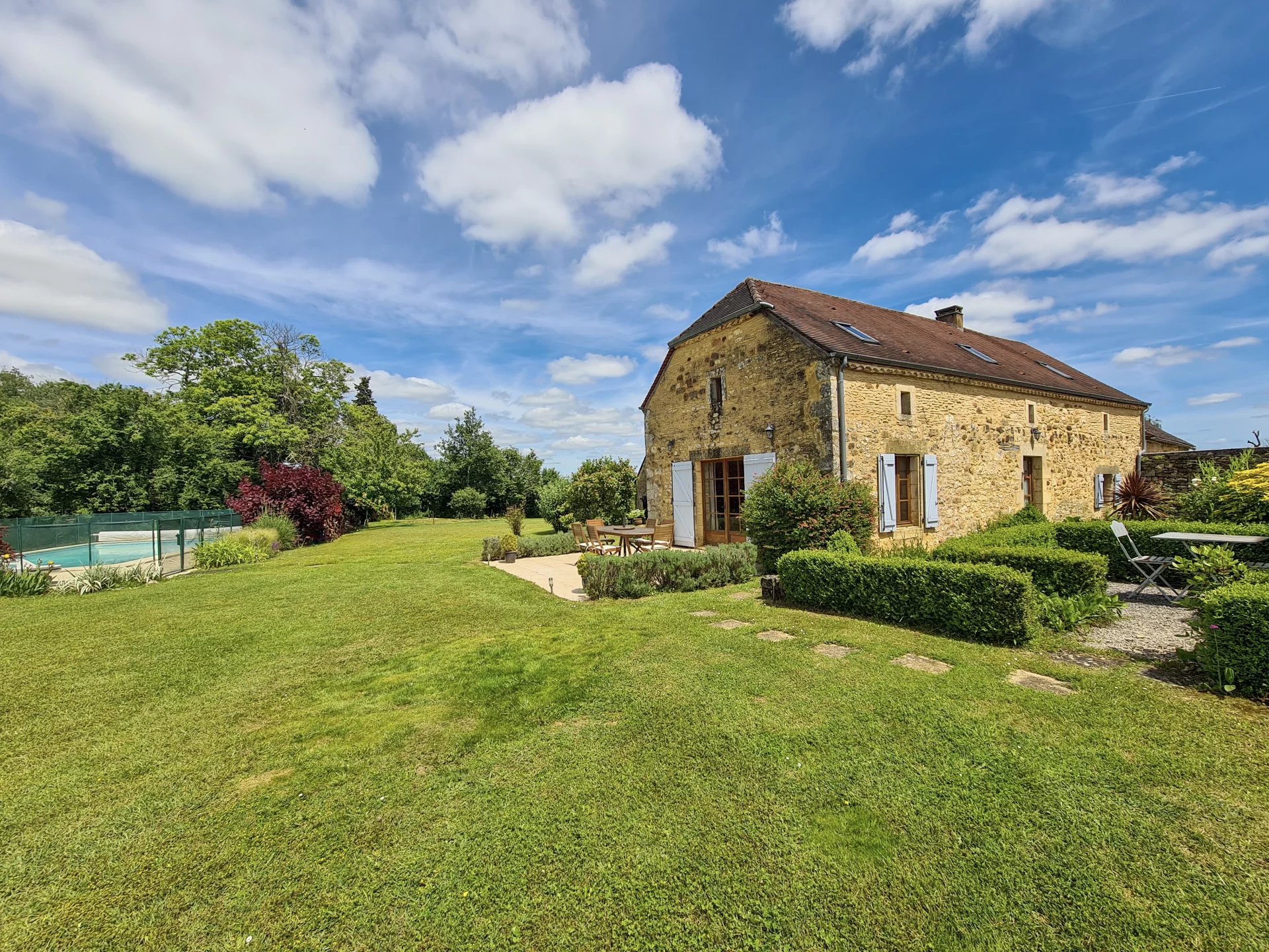 Magnifique maison en pierre de 4 chambres avec piscine et vues magnifiques