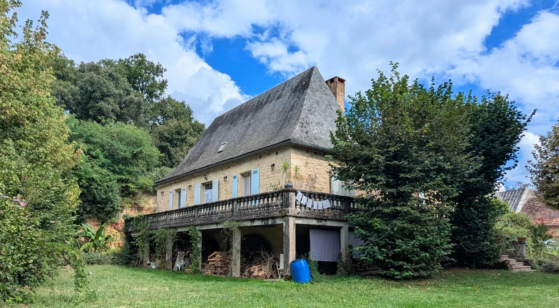 Ancien gabarier offrant 4 chambres en bordure de Dordogne