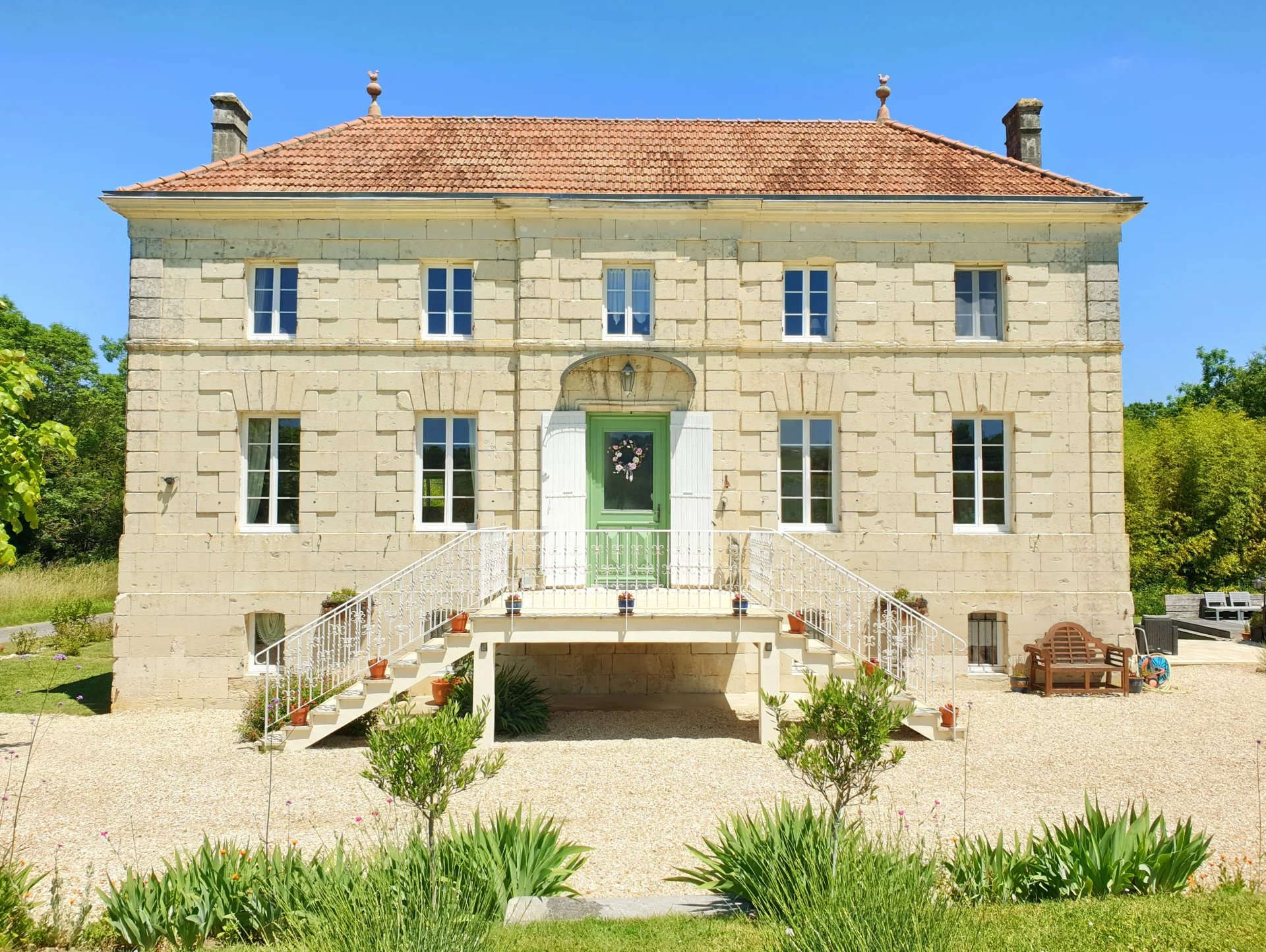 Belle maison bourgeoise avec maison d'amis et piscine