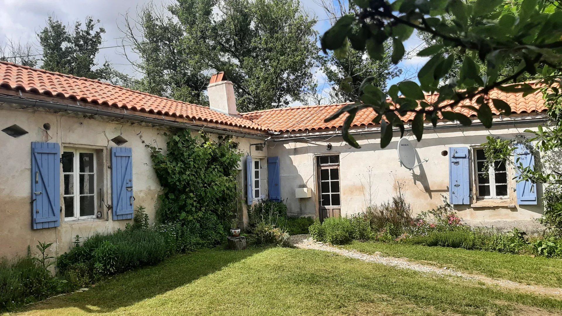 Rural stone cottage close to village with services