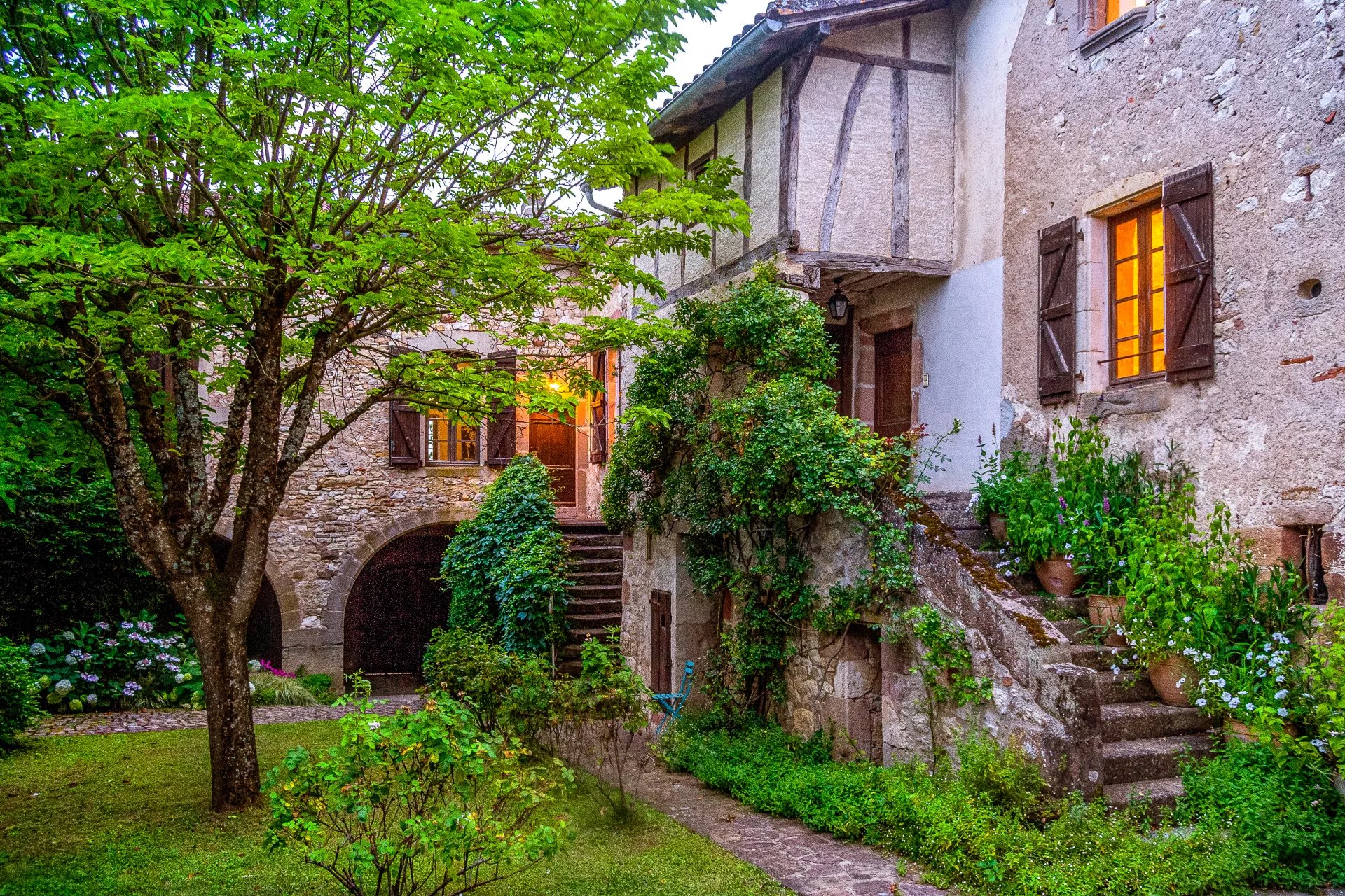 Une demeure historique exceptionnelle de 3 maisons