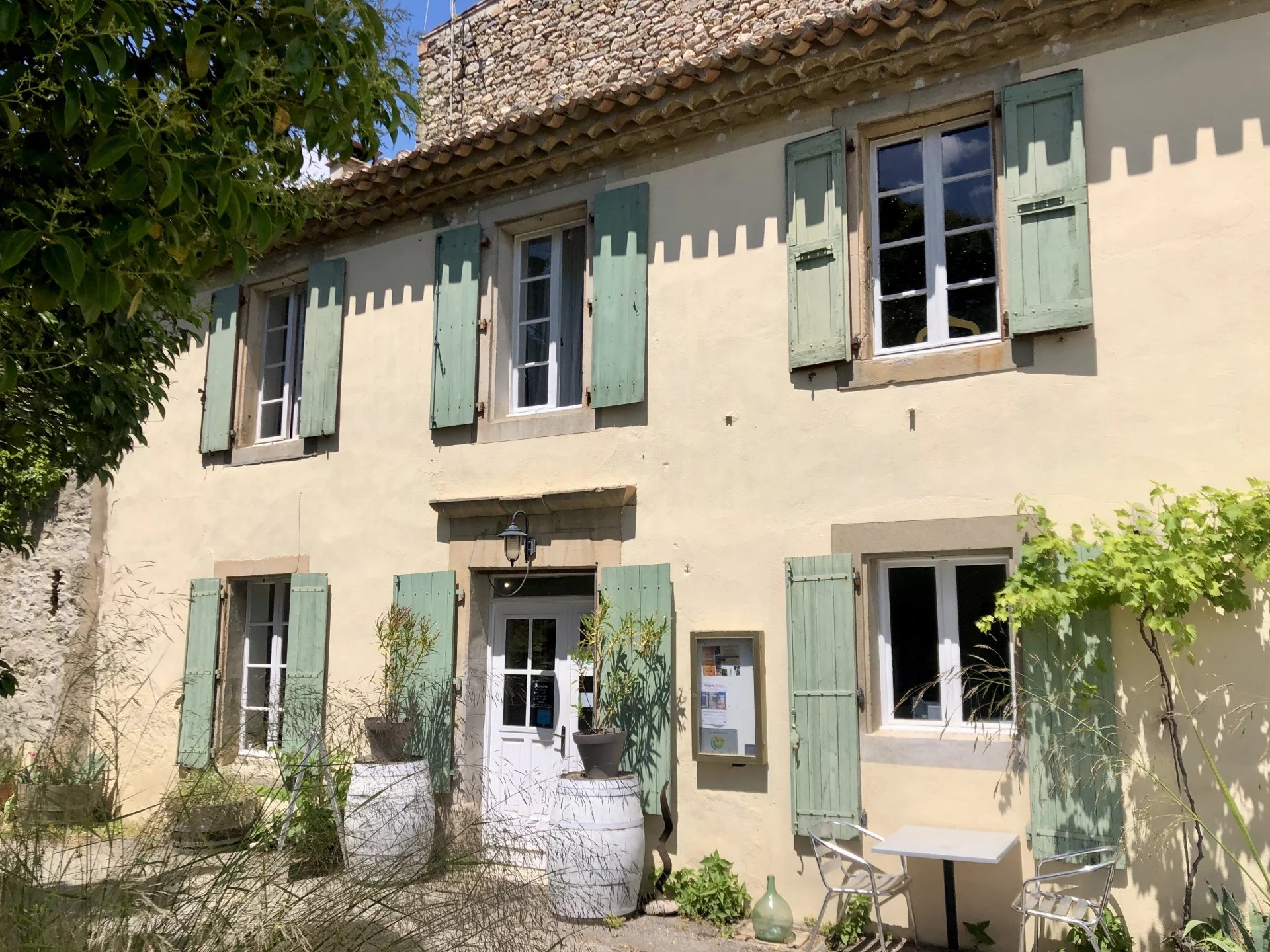 Maison de 3 chambres au milieu d'un village populaire