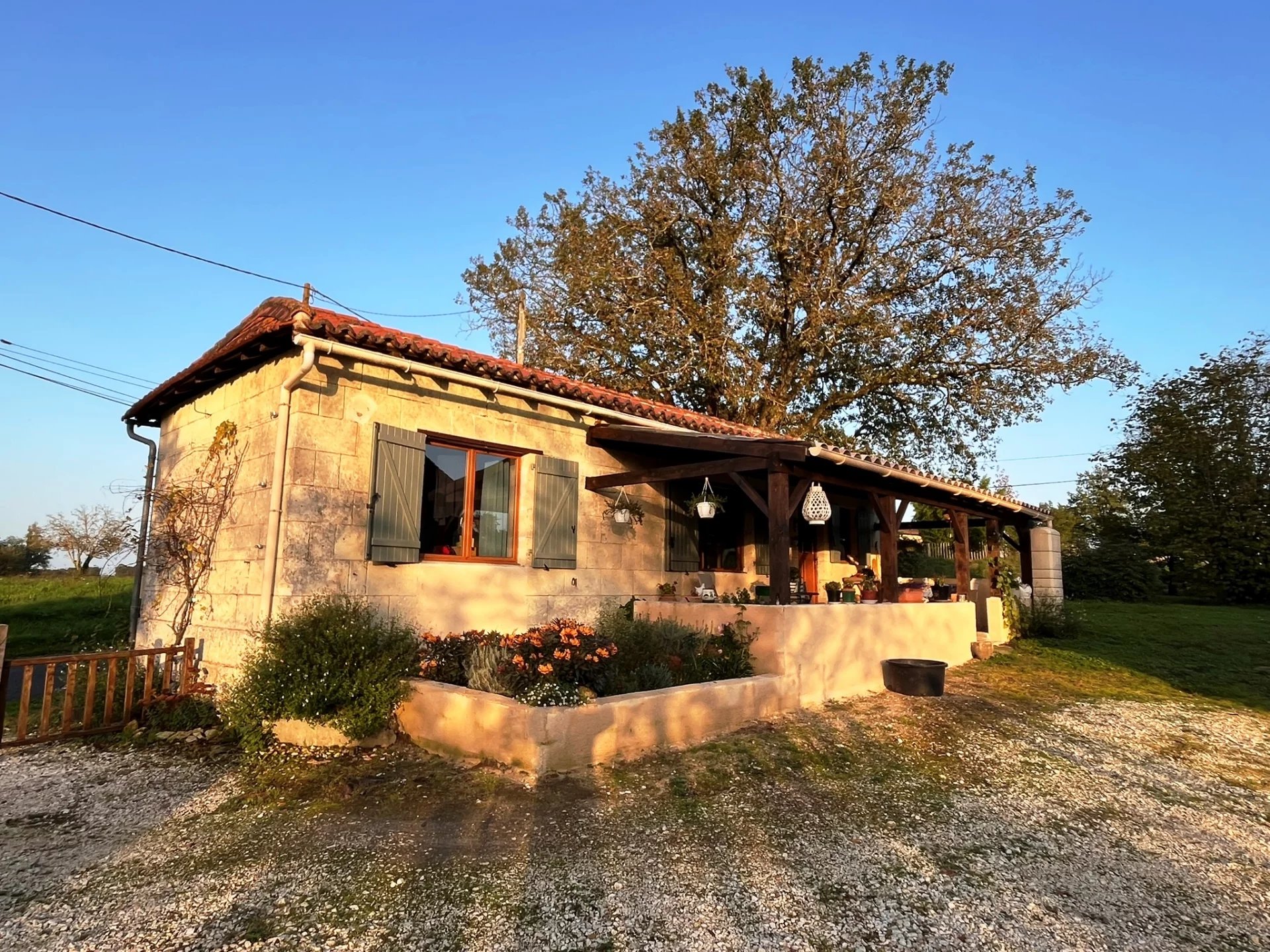 Maison en Pierre entièrement rénovée, proche Aubeterre-sur-Dronne