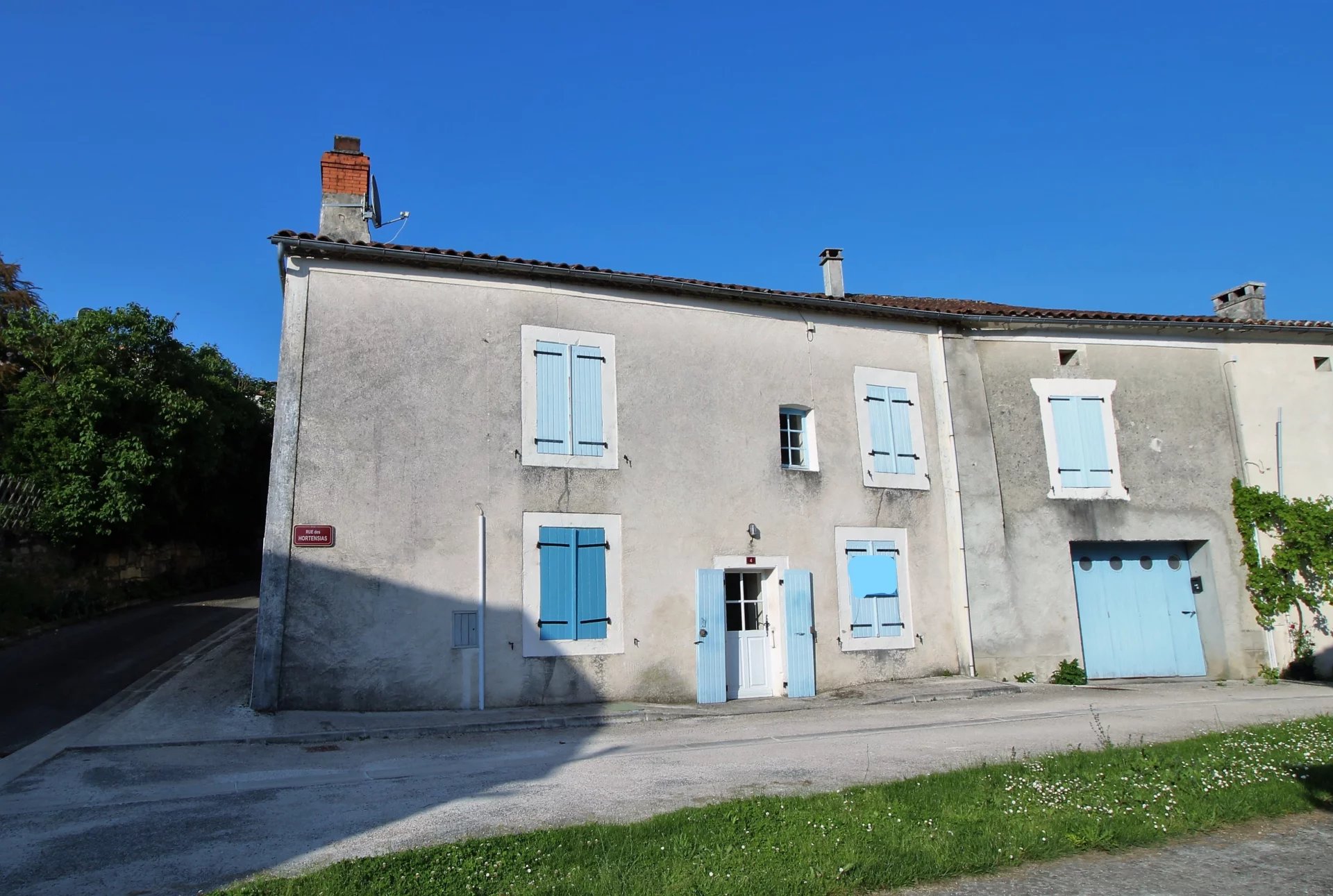 Maison de village avec jardin