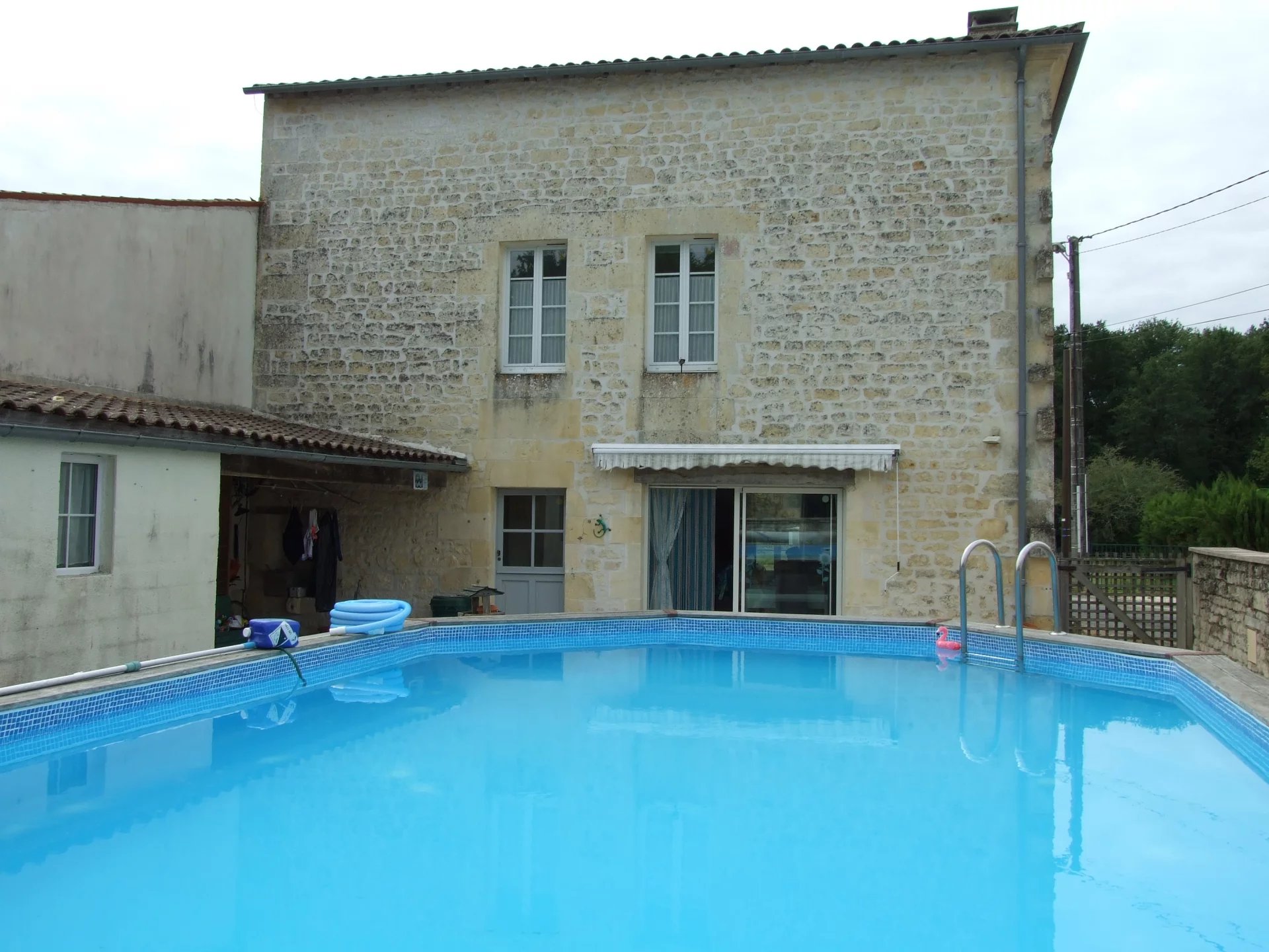 4 Bed Property close to Jonzac with Pool