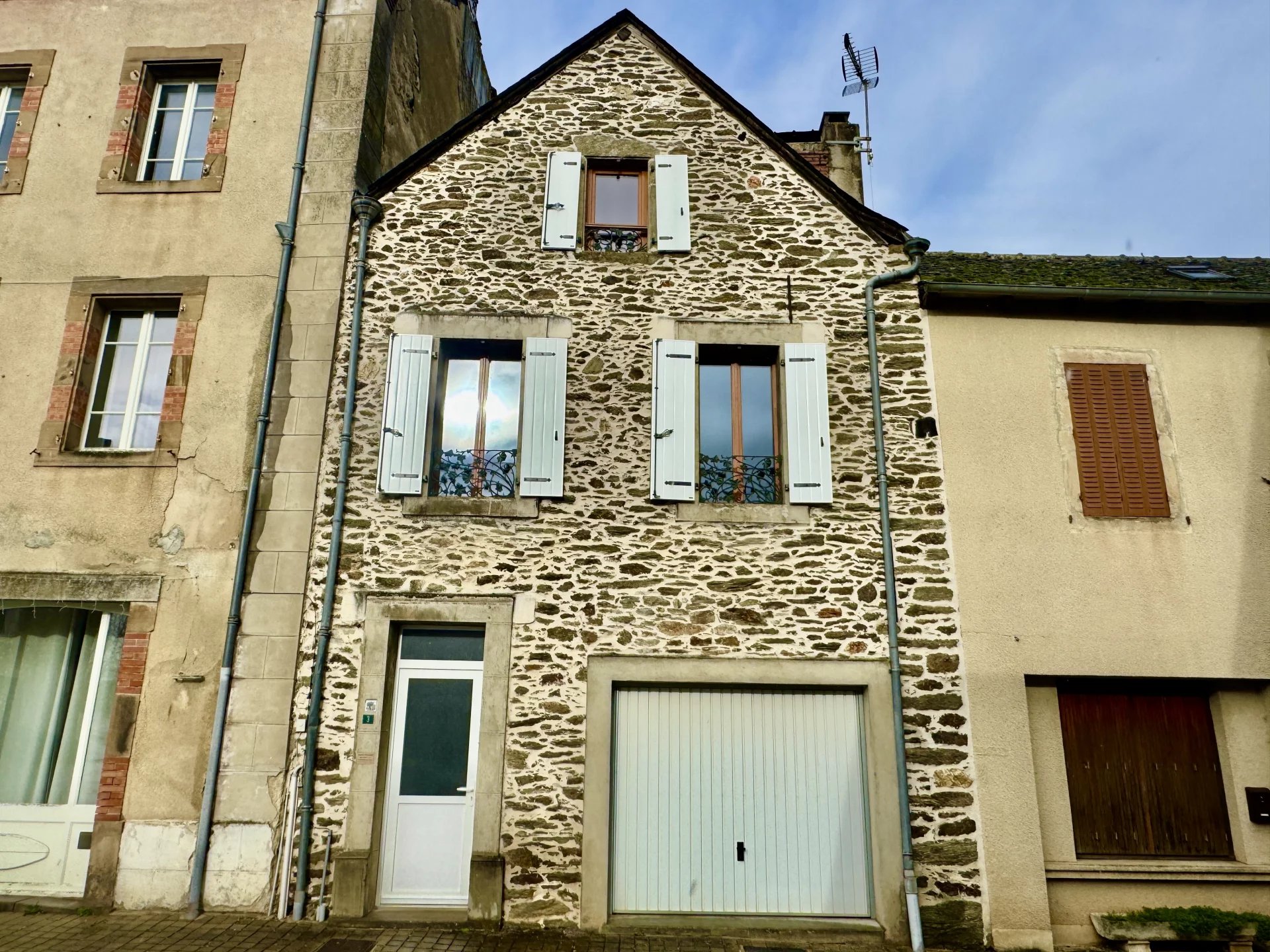 Maison en pierre rénovée avec confort moderne