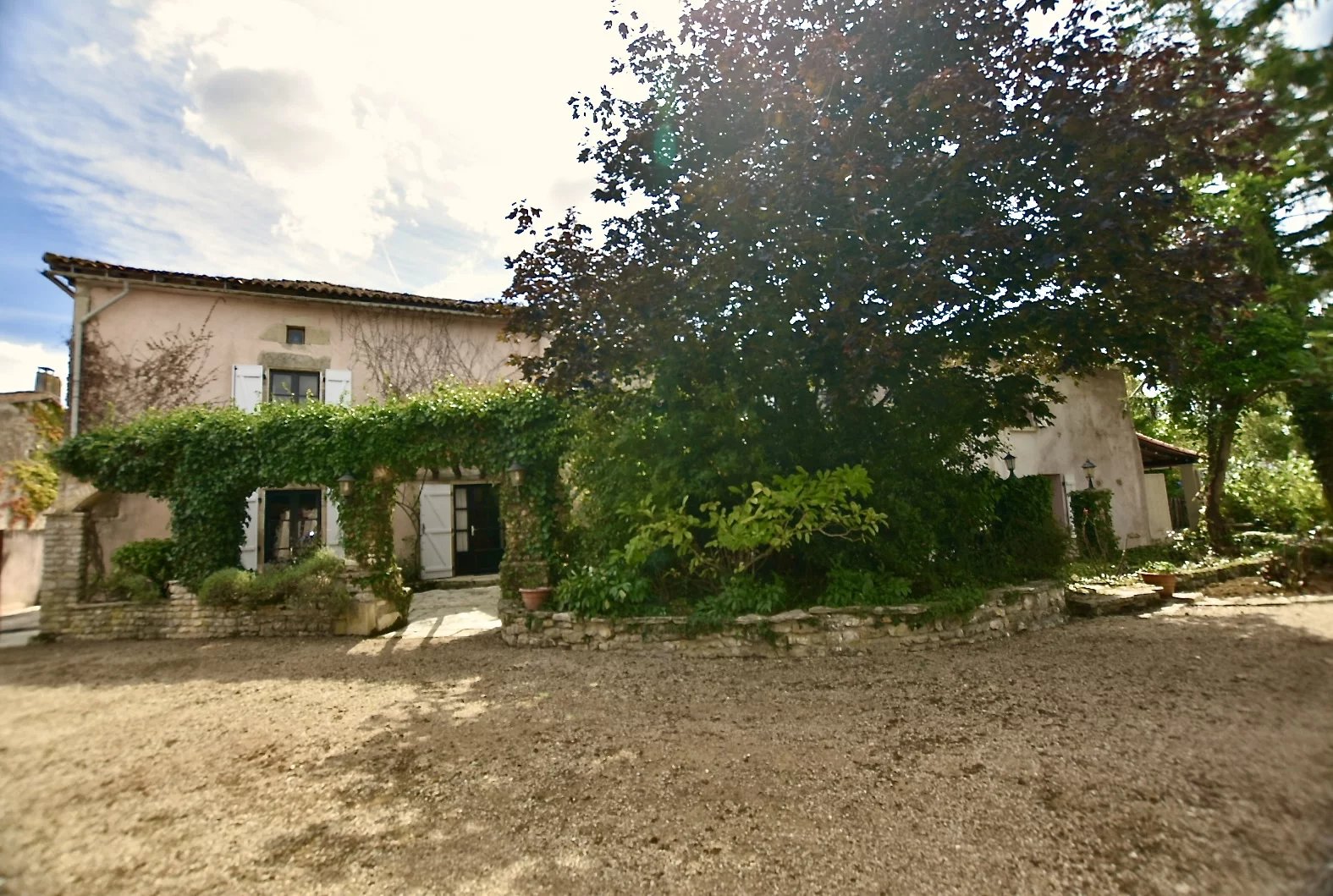 Maison de village en pierre de 6 chambres avec maison d'amis et piscine creusée