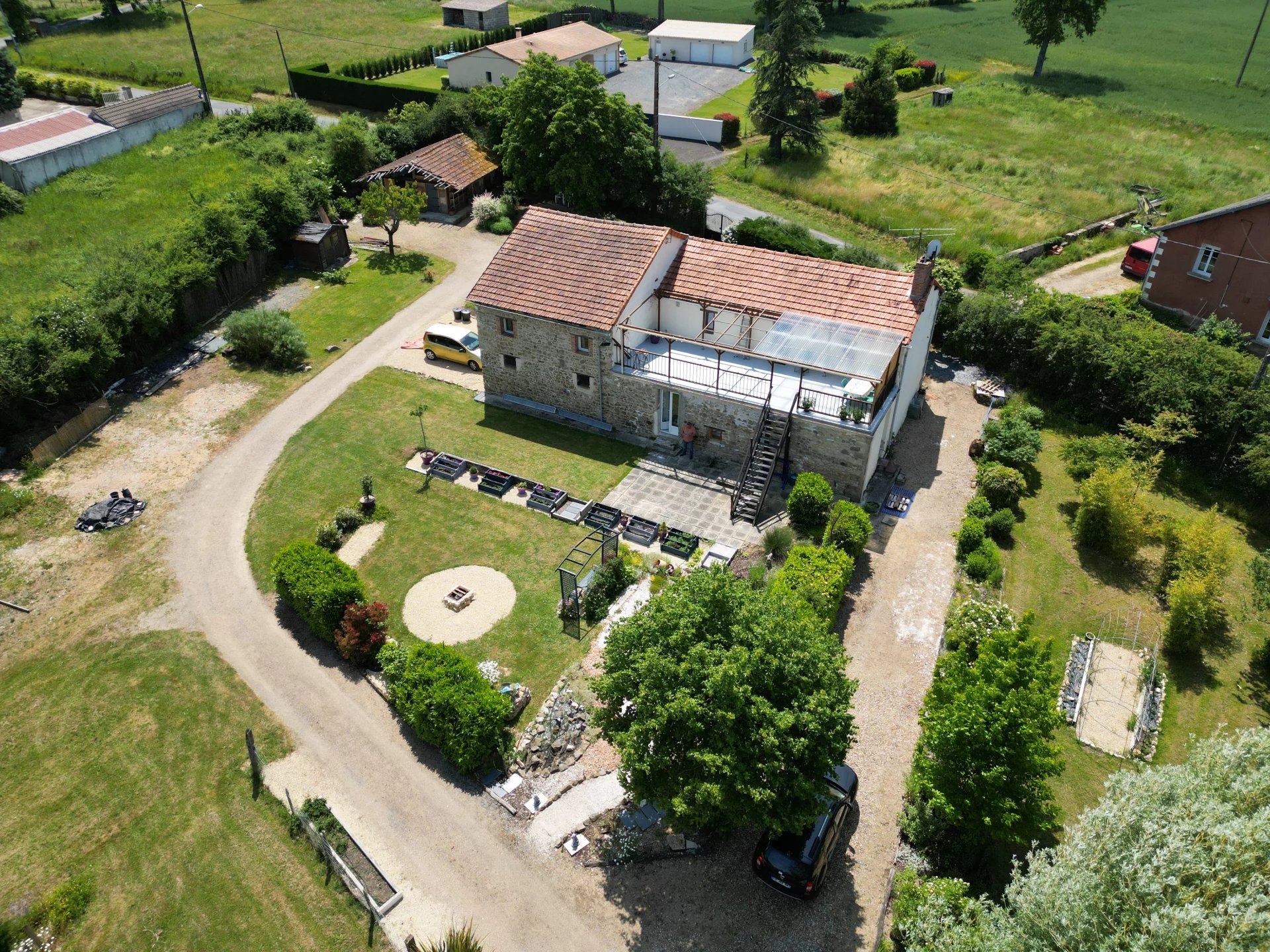 Situated in the most picturesque location with a total of 5 bedrooms & 4 bathrooms