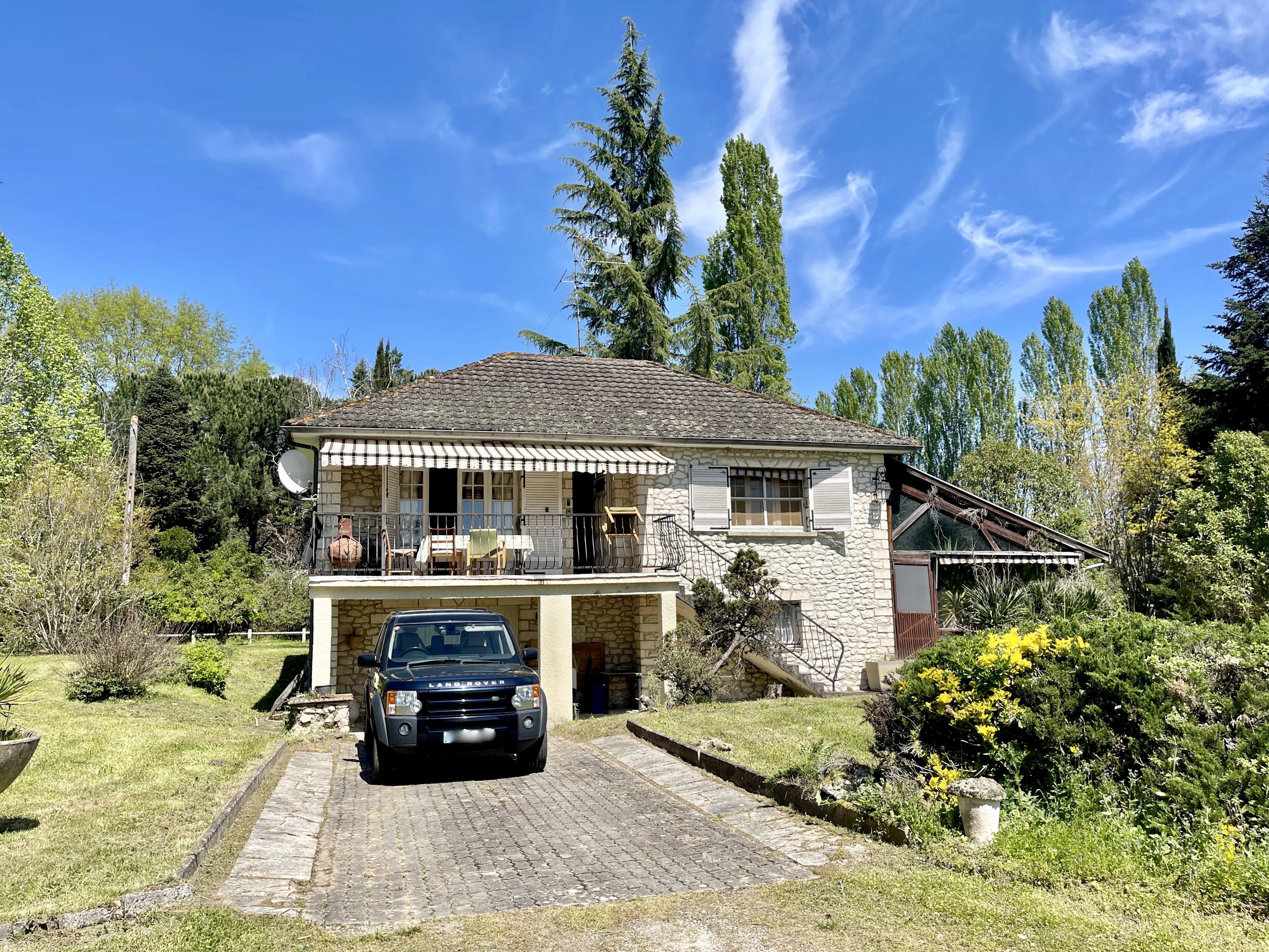 House on the banks of the Dordogne