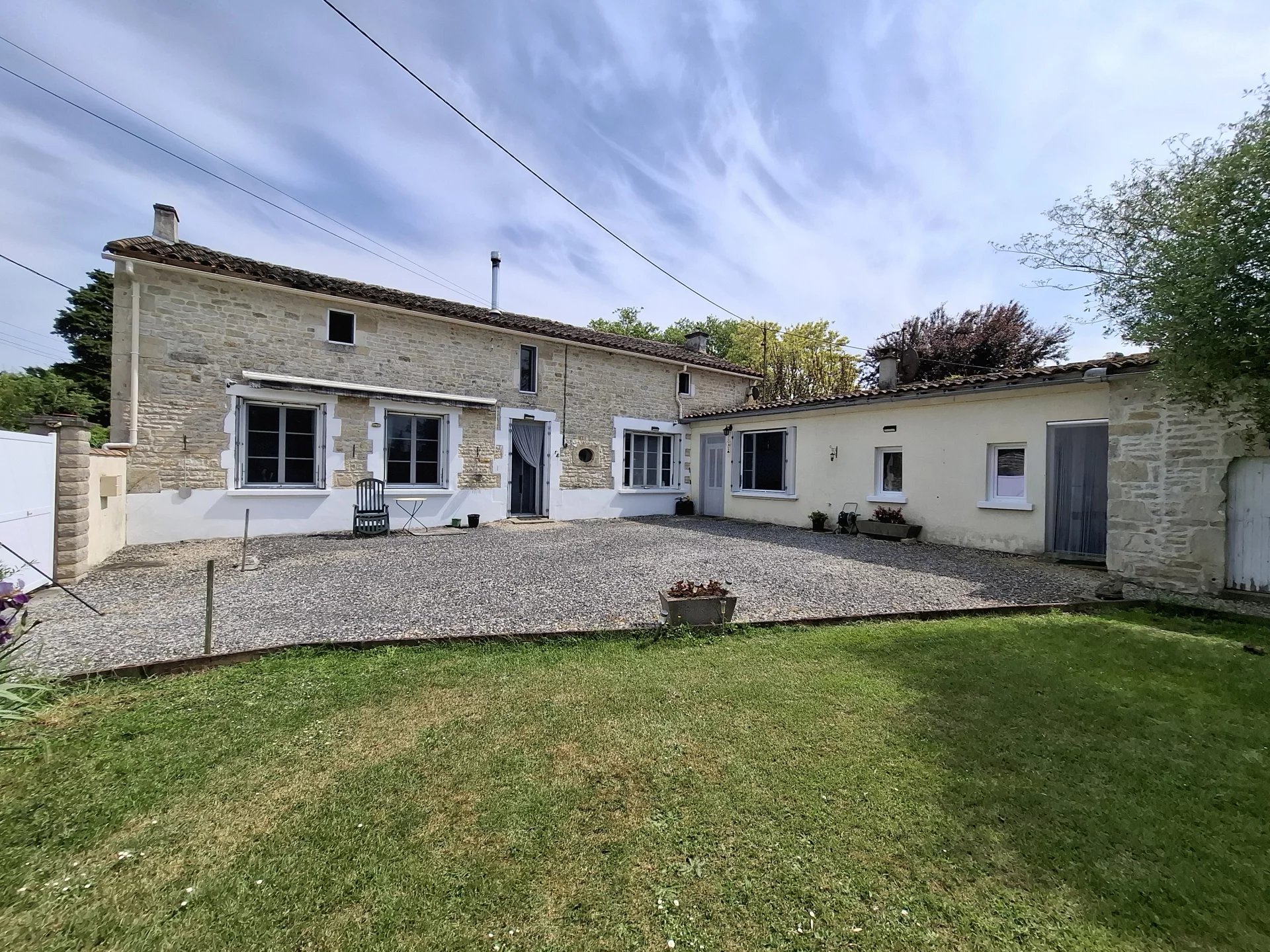 Bright and Spacious Family home with large gardens close to market town