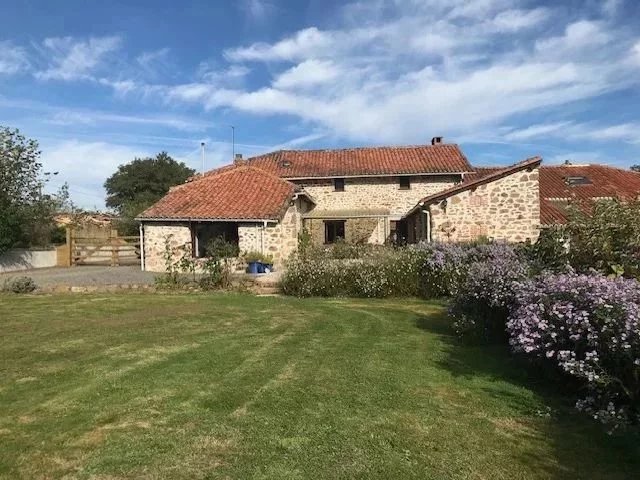 Belle propriété rénovée dans un hameau paisible