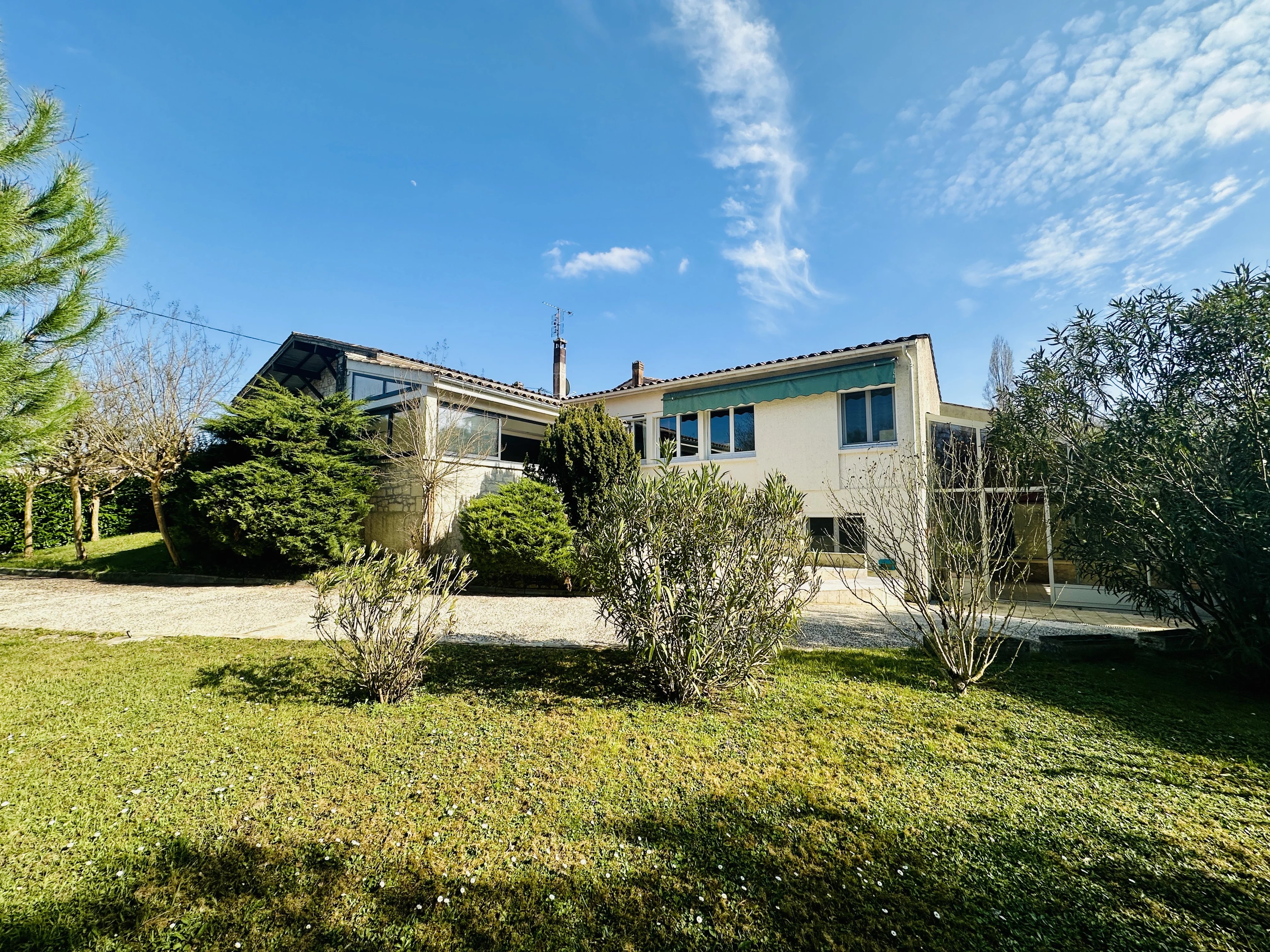 Maison de 3/4 chambres avec garage et jardin privé