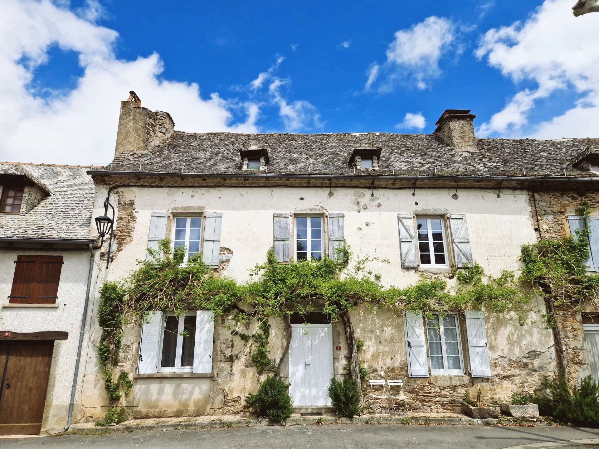 Charming village property with independent house and outbuildings