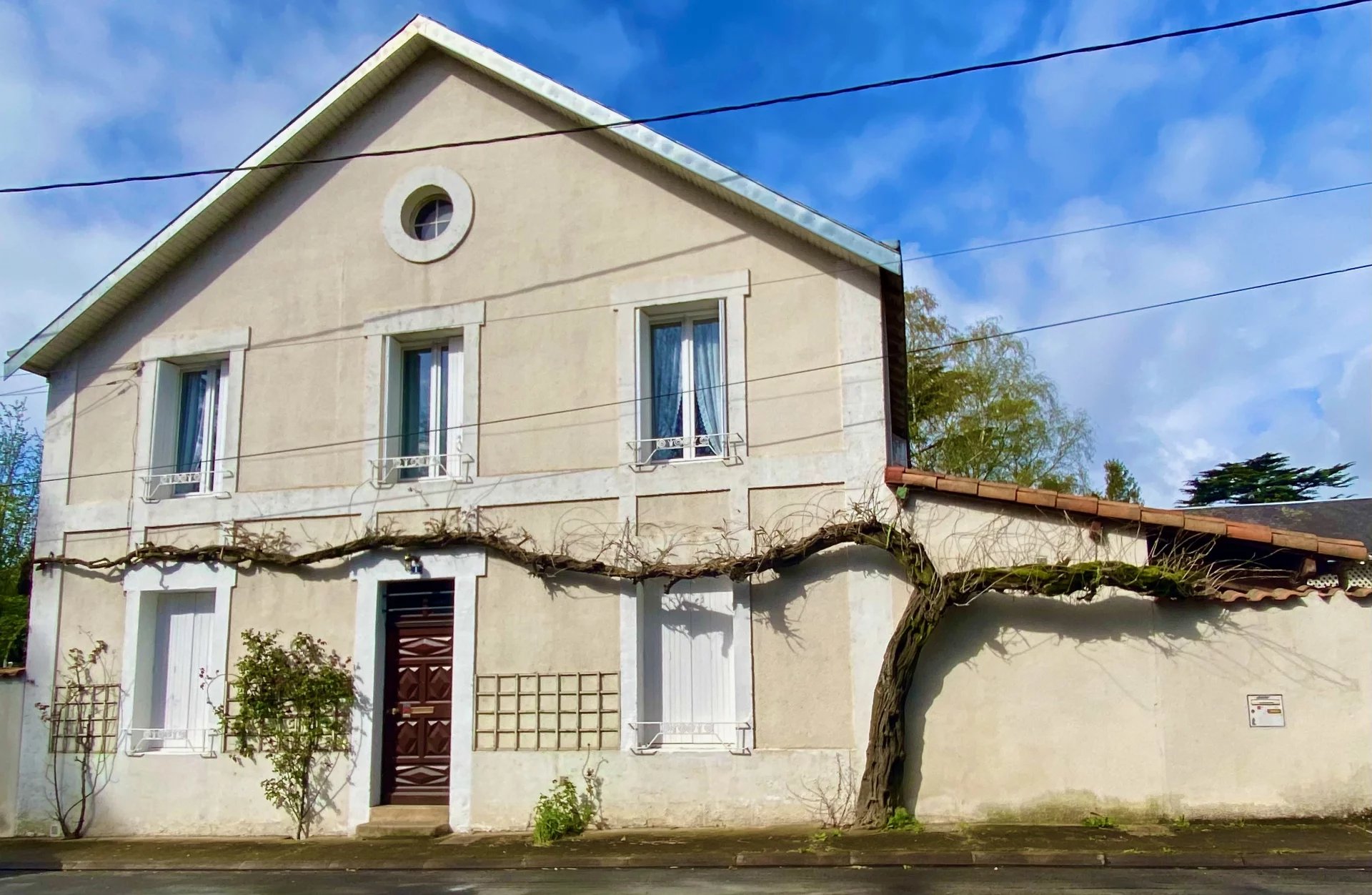 Grande maison de ville à quelques pas du centre-ville