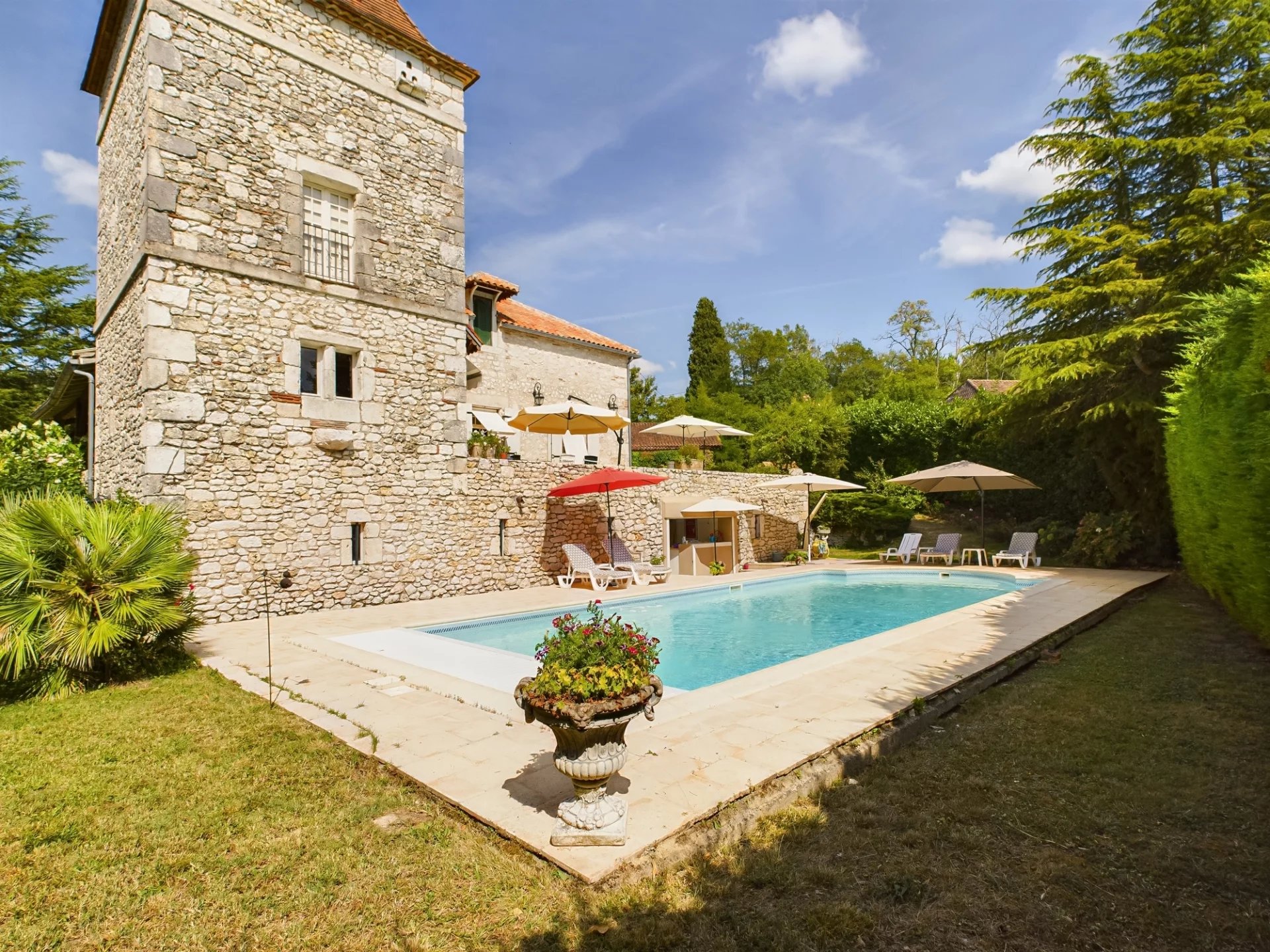 Superbe propriété en pierre avec piscine