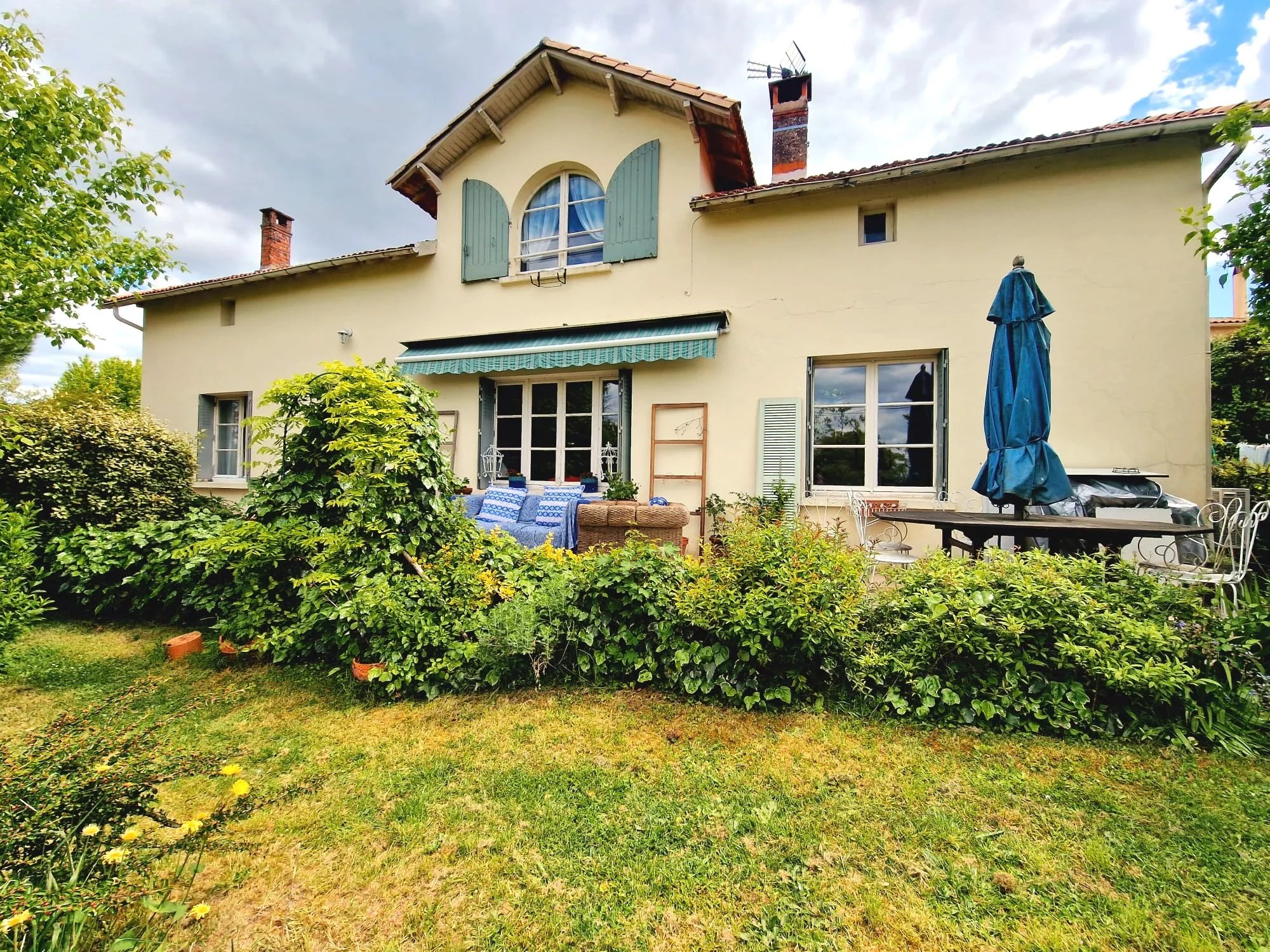 Propriété de Charme à Maison en Pierre avec Vue Panoramique, 4 Chambres, Rénovée en 2023