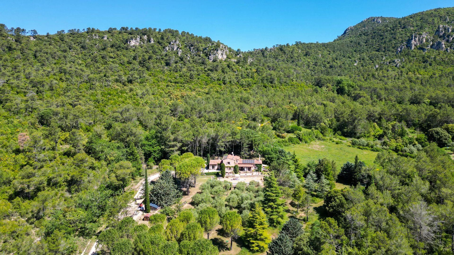 Charming Renovated Property in Nature with Pool and Annex