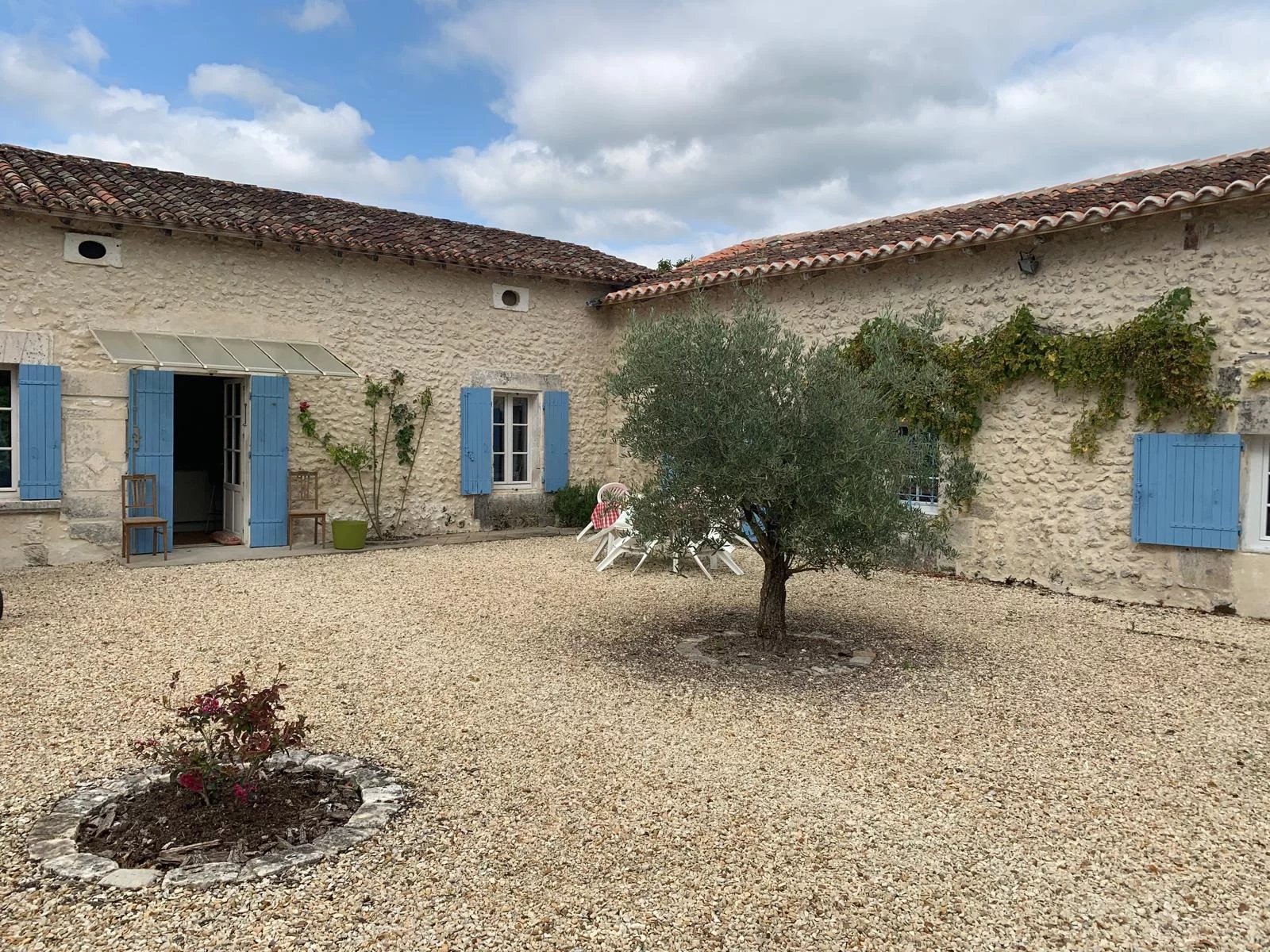 Charmante maison en pierre de 3 chambres, avec piscine et de superbes vues