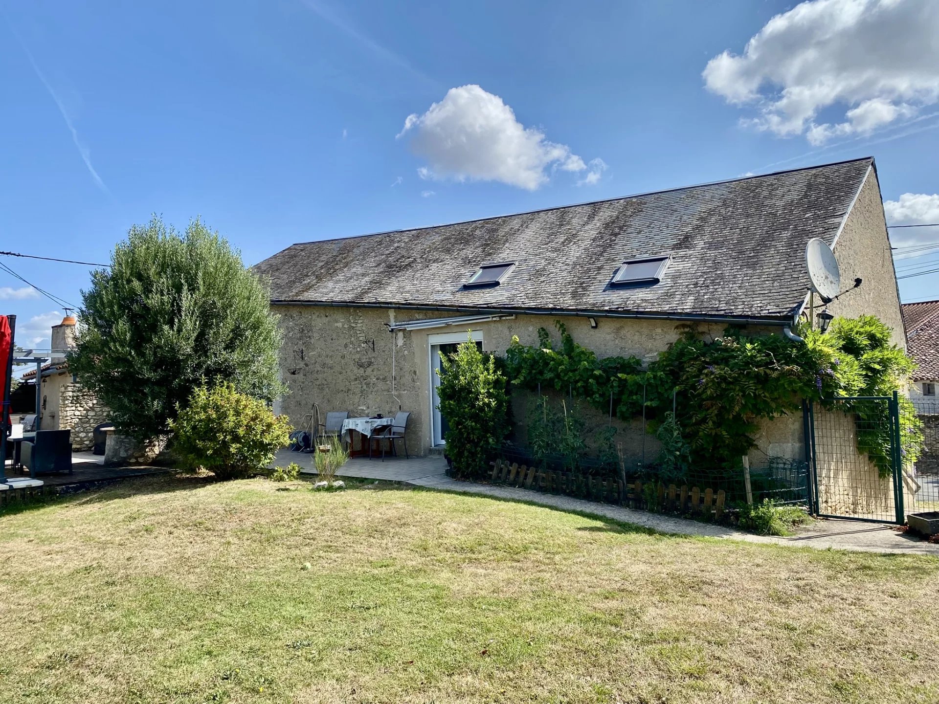 Family home or a great rental property potential near Chauvigny