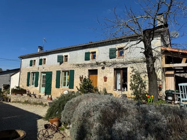 Maison en pierre proche de La Charente