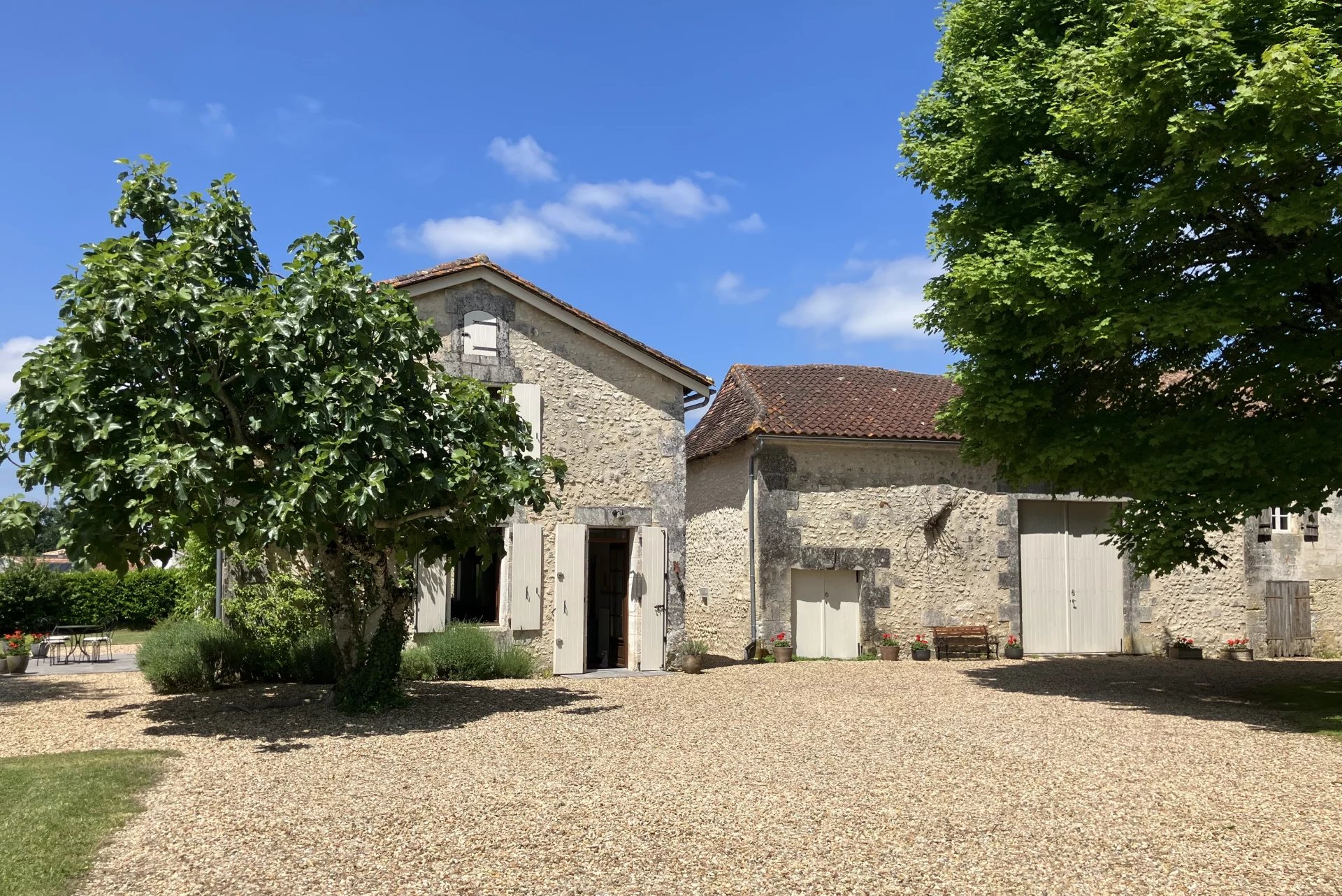 Maison de caractère, grange et propriété à rénover