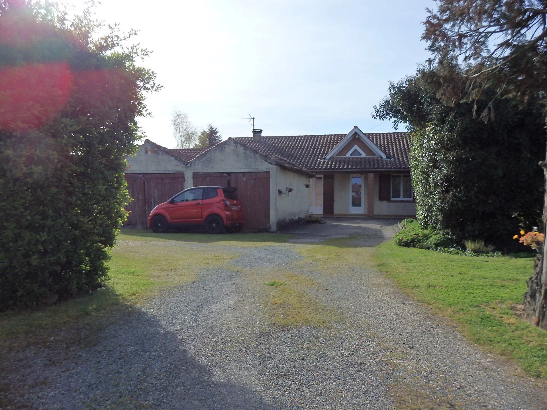 Lovely 2 bed bungalow with a garden of 3936m² in Marmande
