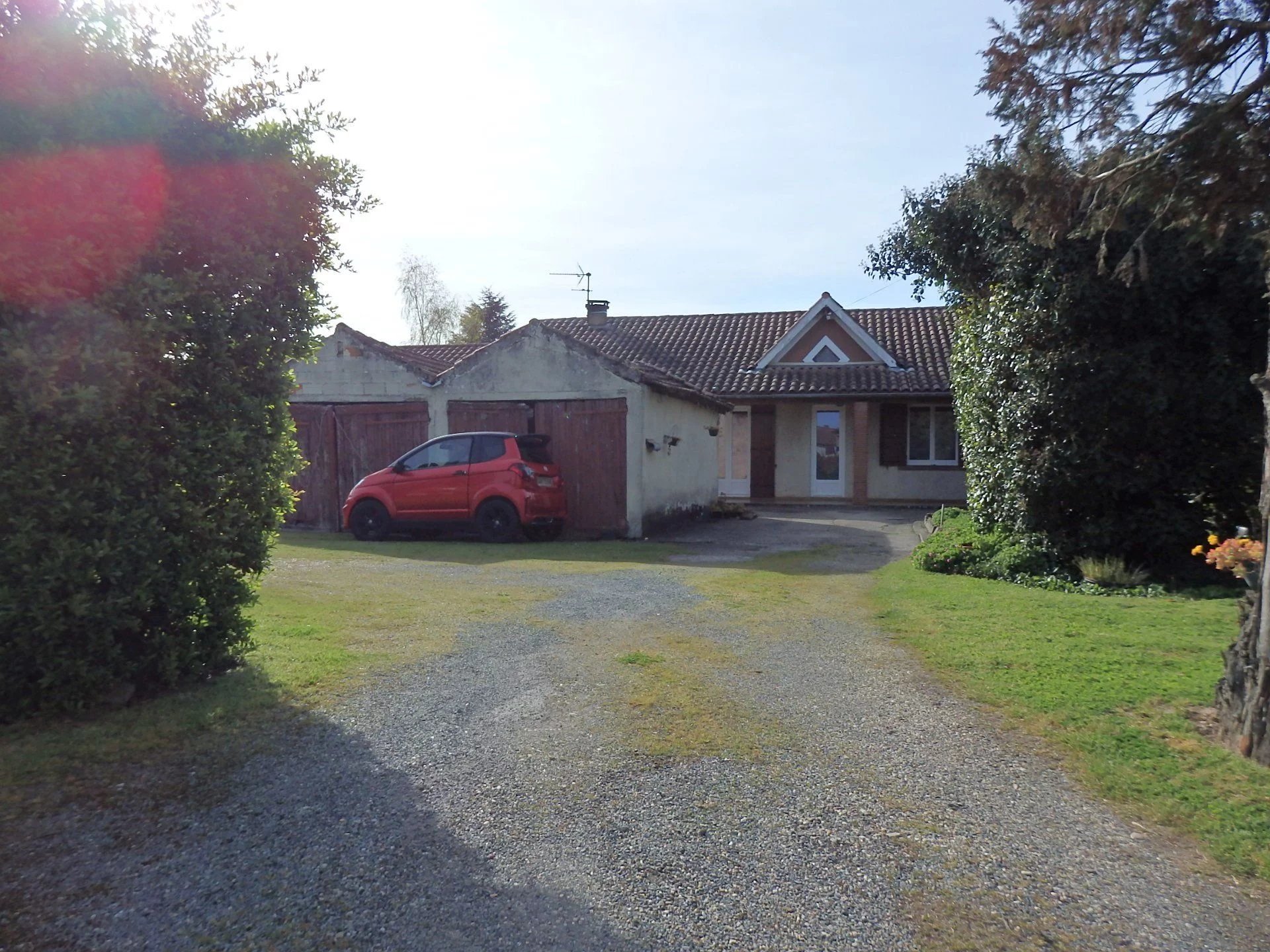 Maison de plain-pied, 2 chambres, sur terrain de 3936m² à Marmande