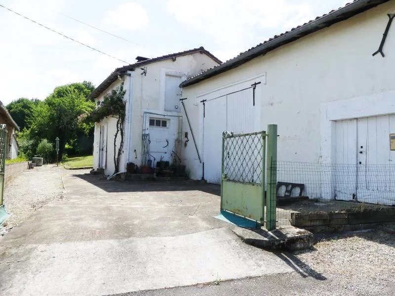 Maison à la campagne, grange, grand jardin avec belles vues