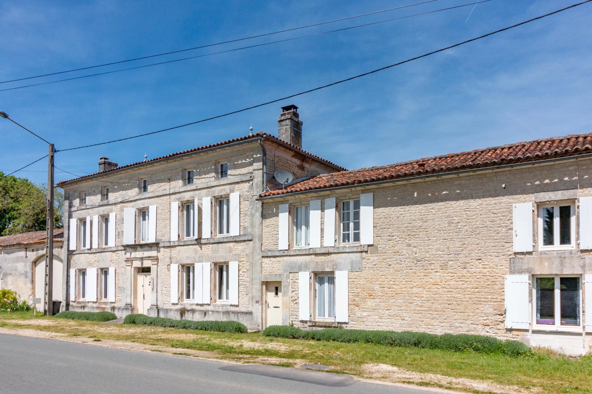 Traditional Charentaise house with guest annex and walled garden