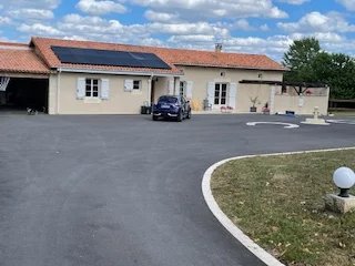 Maison de trois chambres avec piscine, 11 hectares de terrain et installations équestres