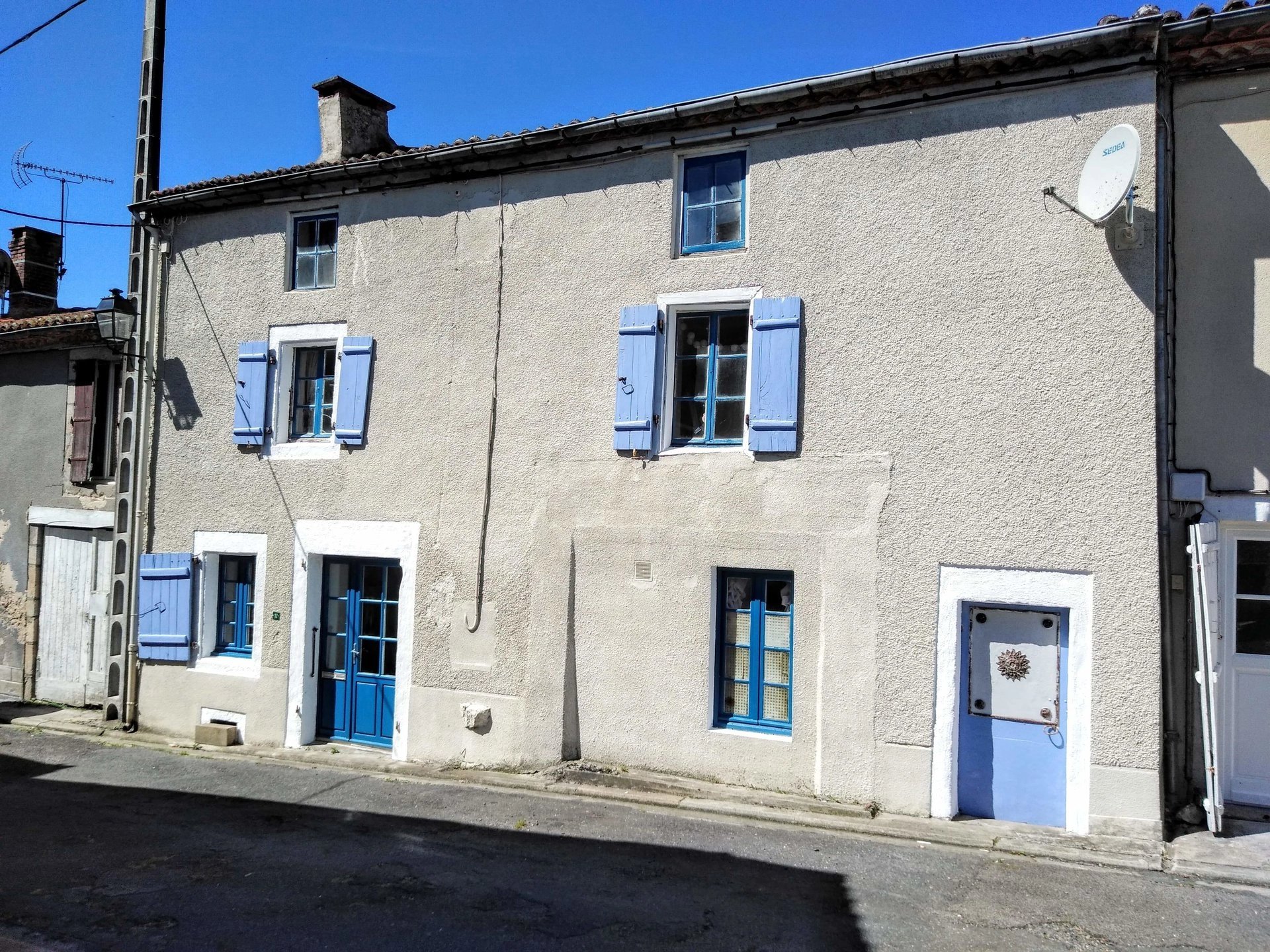 Characterful, very old, village house for sale in the Perigord-Limousin area