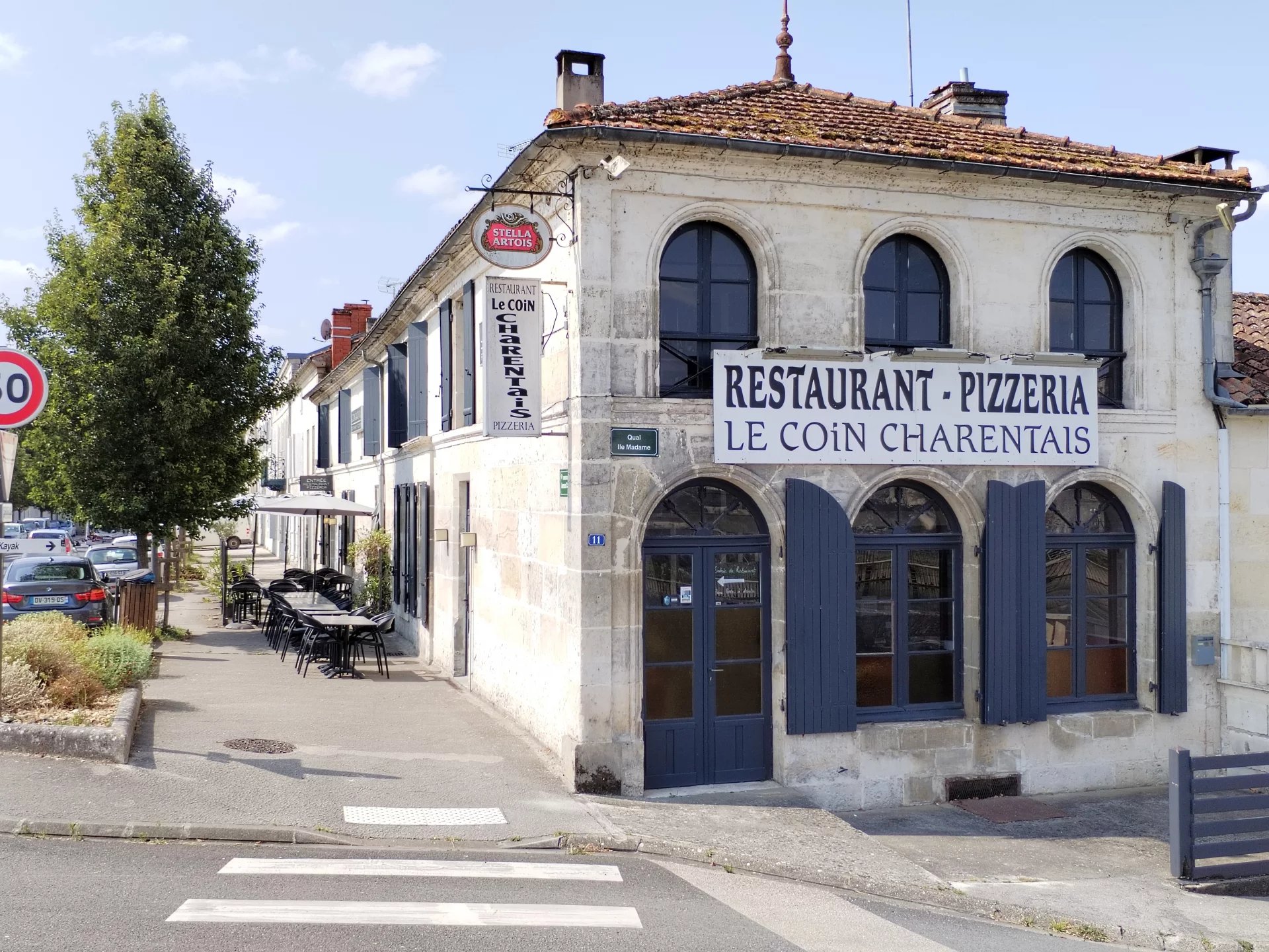 Pizzeria and Restaurant for Sale in a Charming Charentaise Town