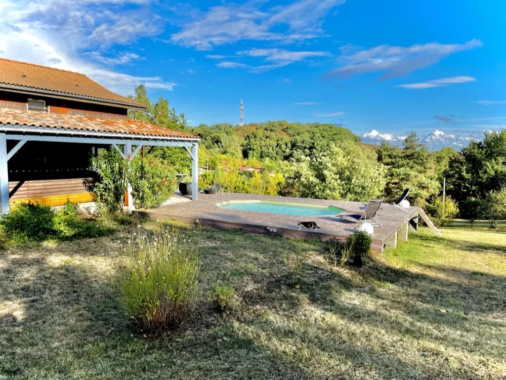 Charmante Maison en Bois avec Piscine et Vue Panoramique