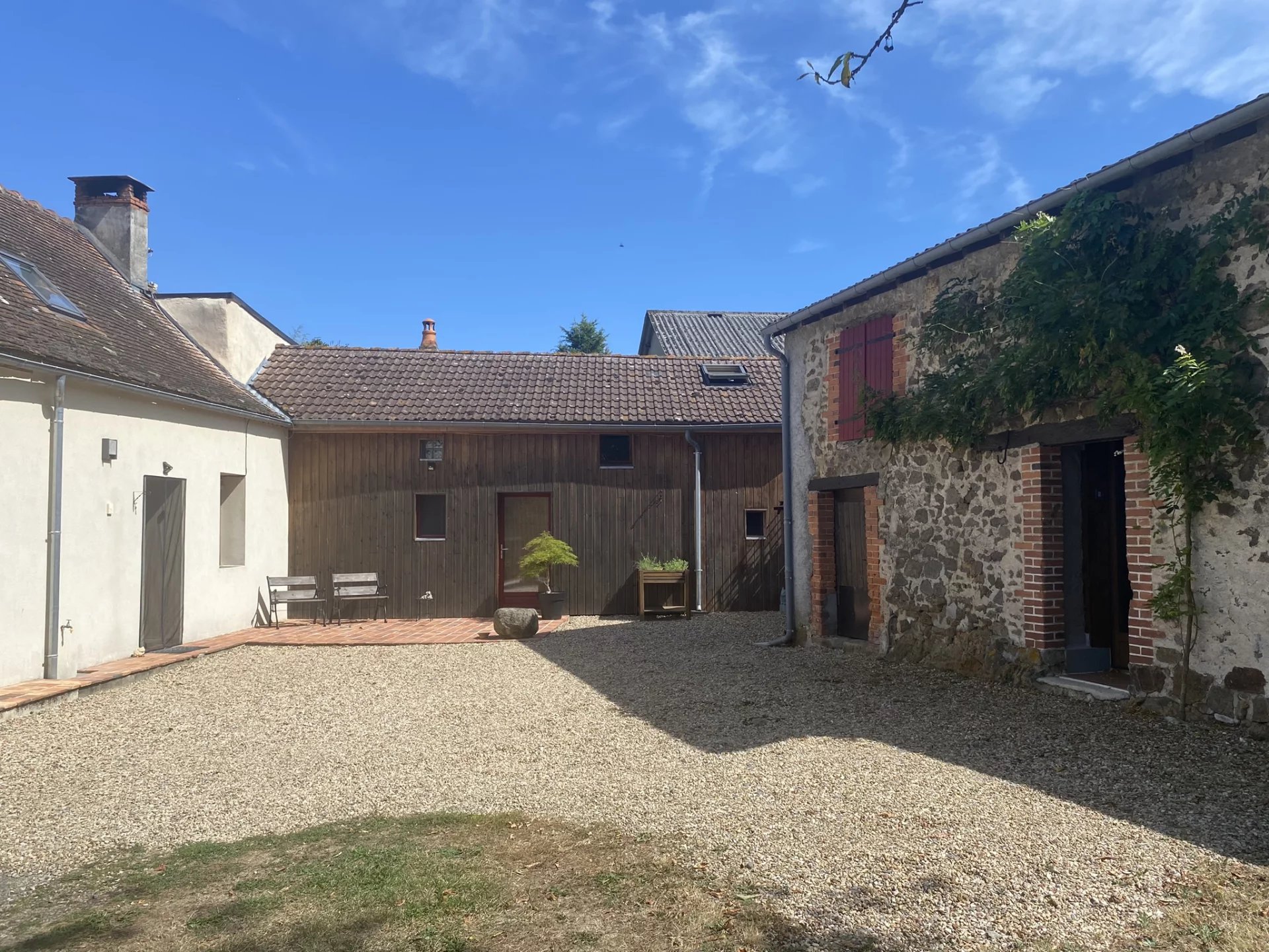 Immaculately presented very large family home plus gite with pool