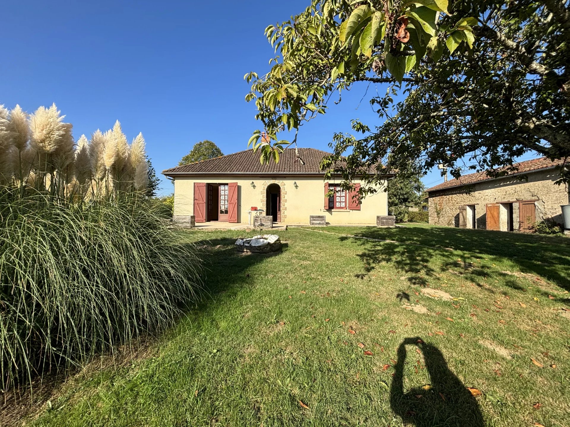 Single level house with stunning views and gîte potential