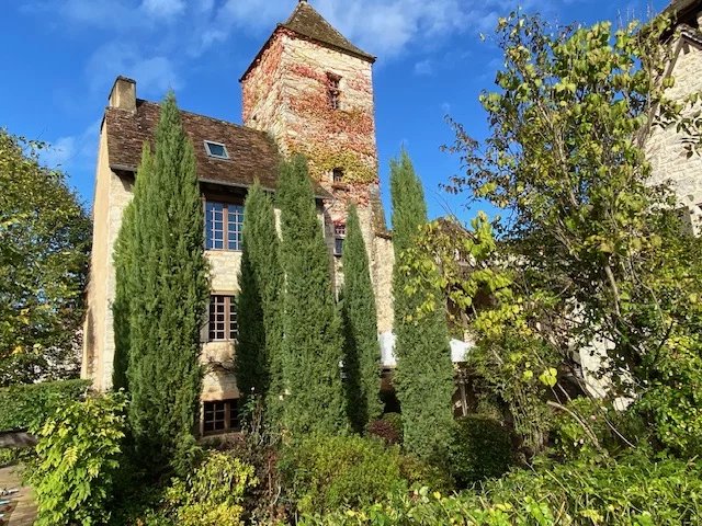 A Templar watchtower and detached cottage