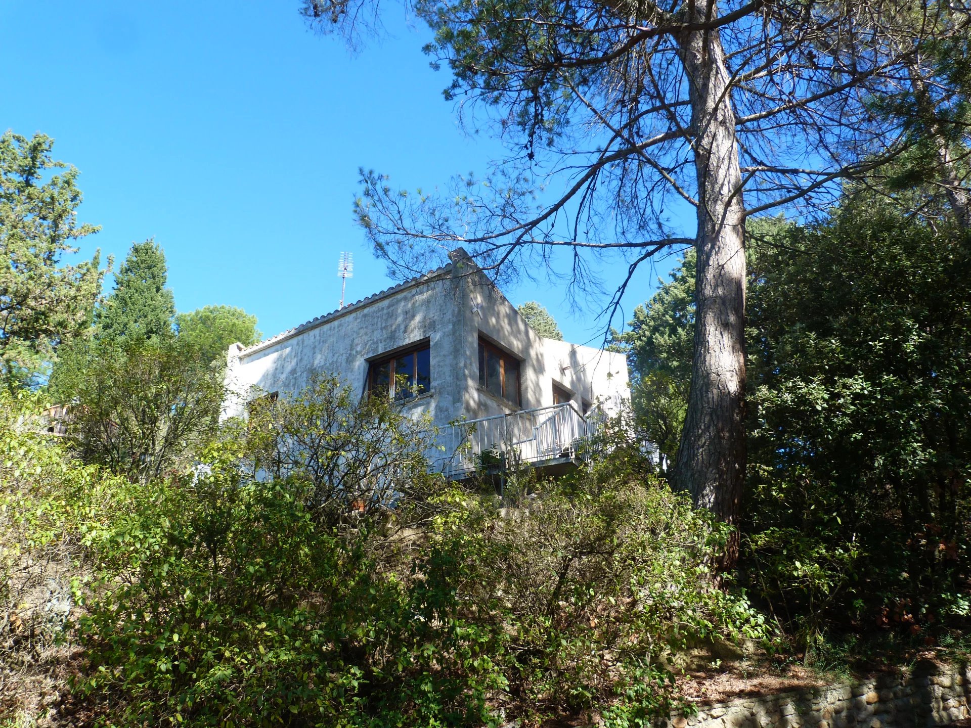 Exciting renovation project with land in the heart of Limoux