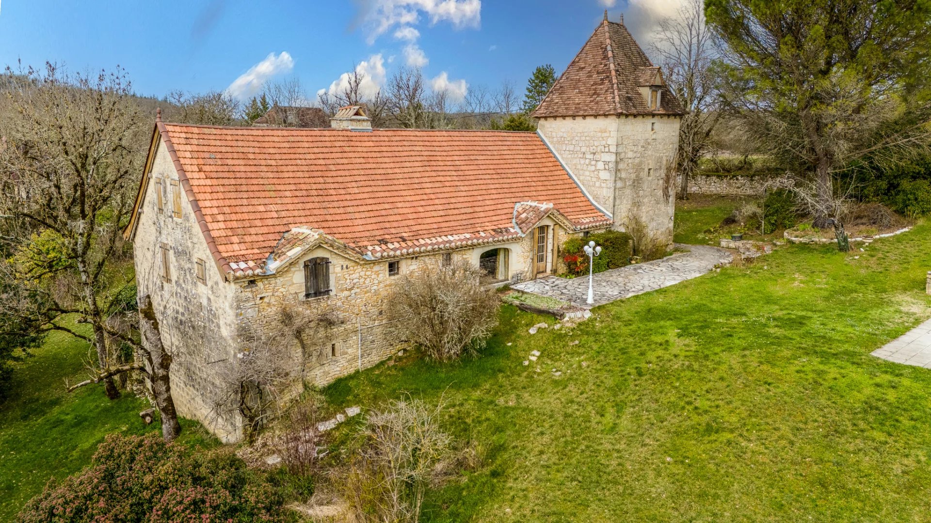 Maison de caractère de 5 chambres avec piscine chauffée et vues magnifiques