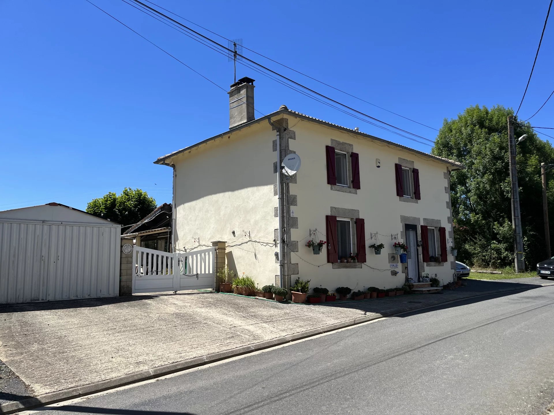 Spacious family home in the heart of the Limousin