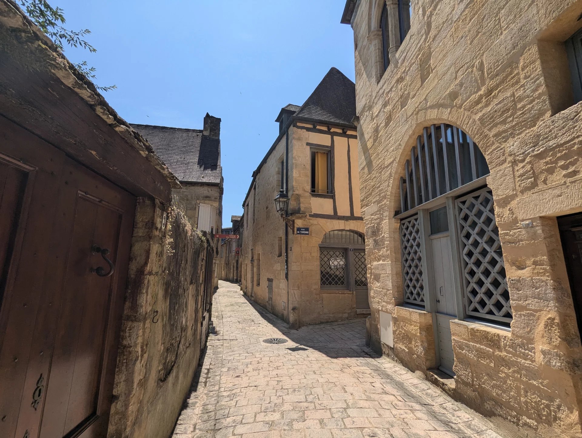 Minutes from the centre of Sarlat - 2 bed apartment