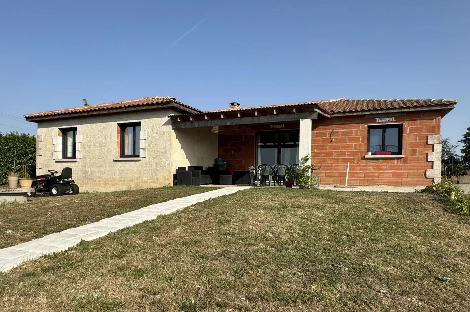 3 bedroom bungalow, located between the village of Verteuil and Ruffec