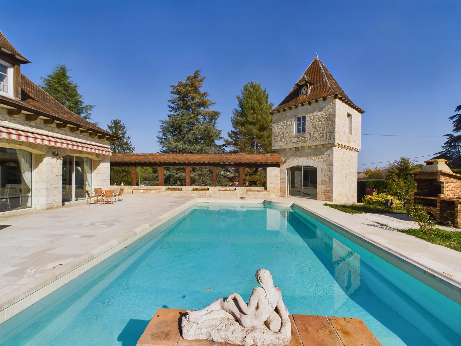 Superbe maison de 6 chambres avec piscine aux portes d'une bastide