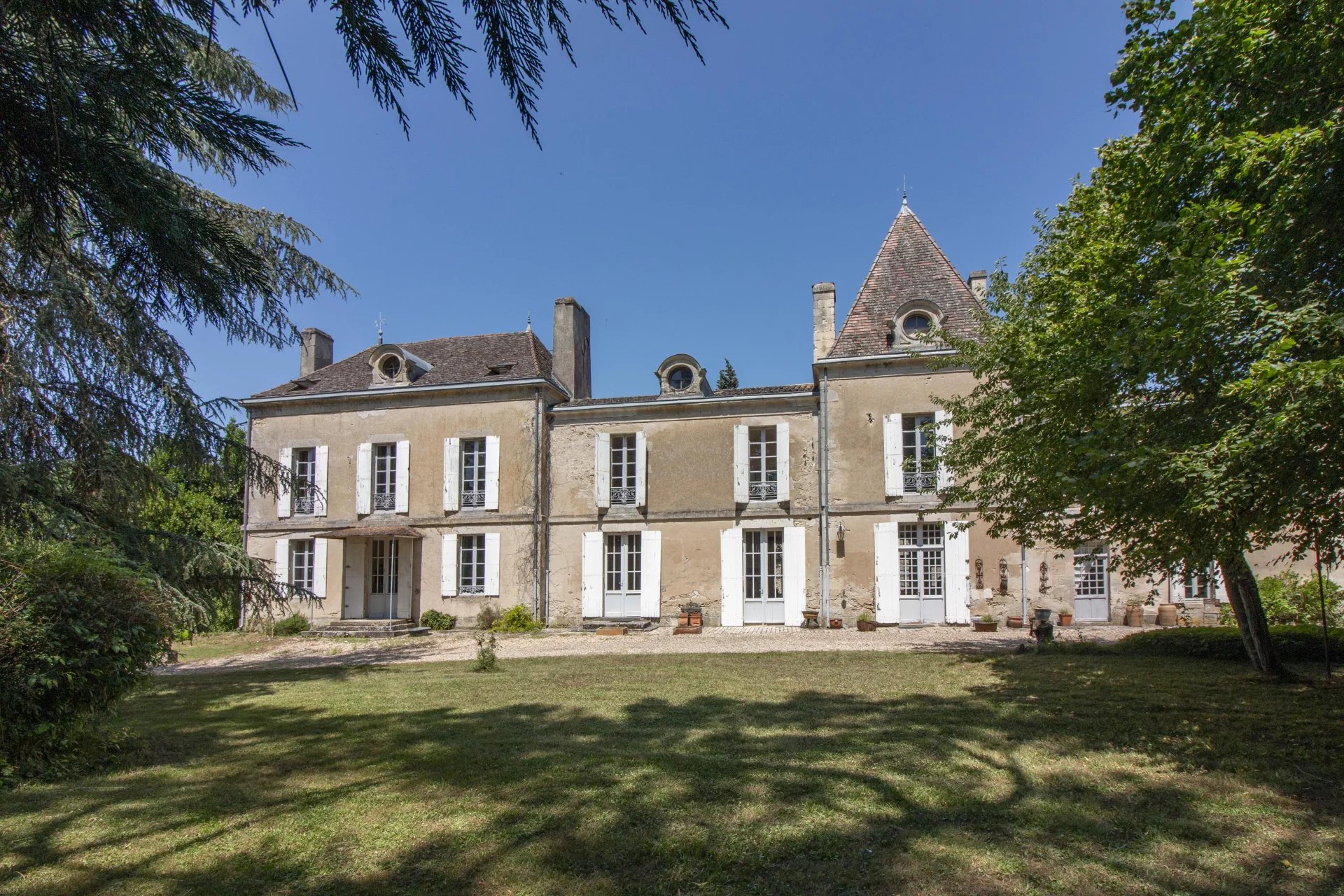 Splendid Stone House with Guest Cottage and Pool